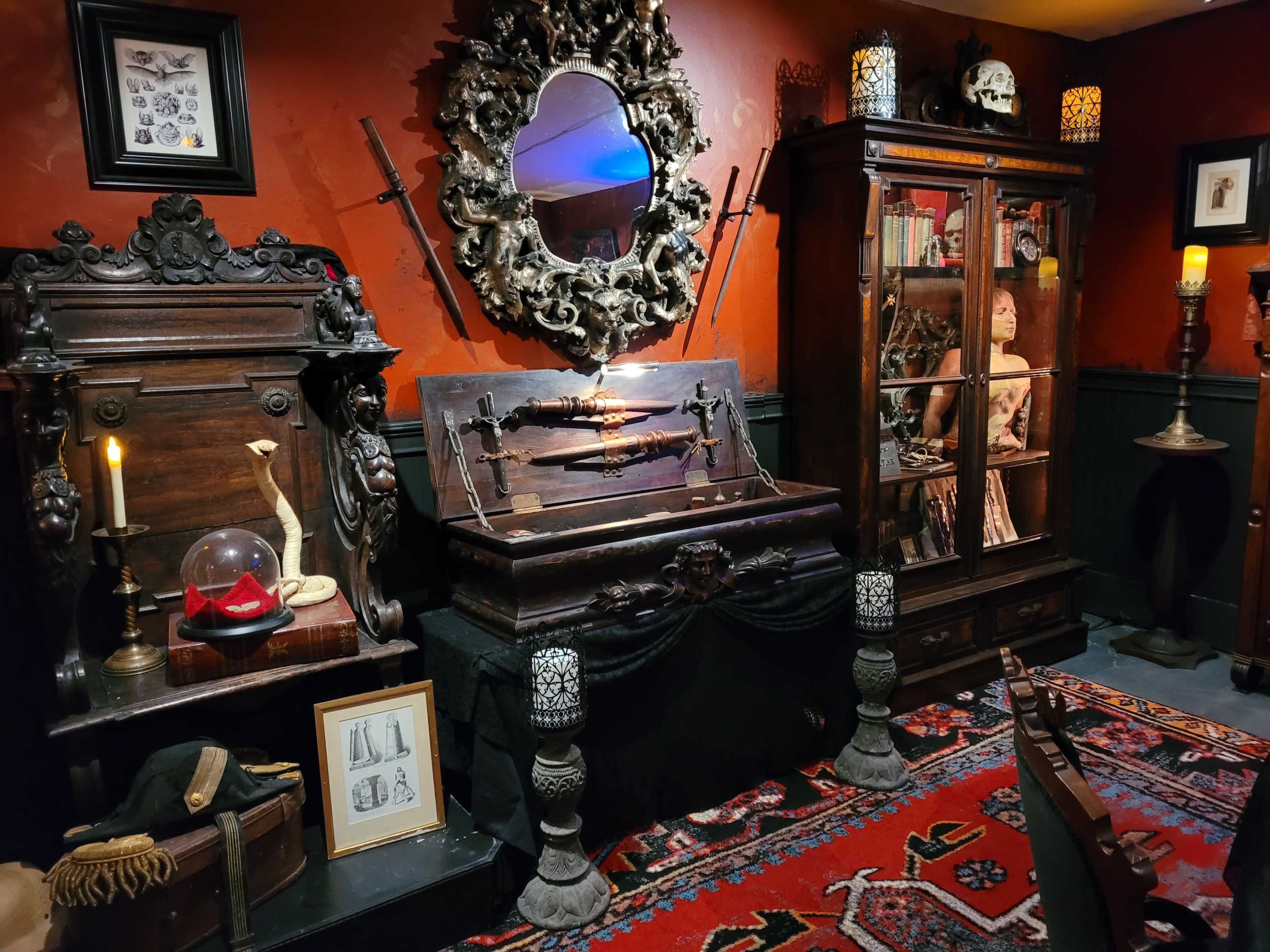 Vault Macabre Seance room Image in Salem, Salem, MA