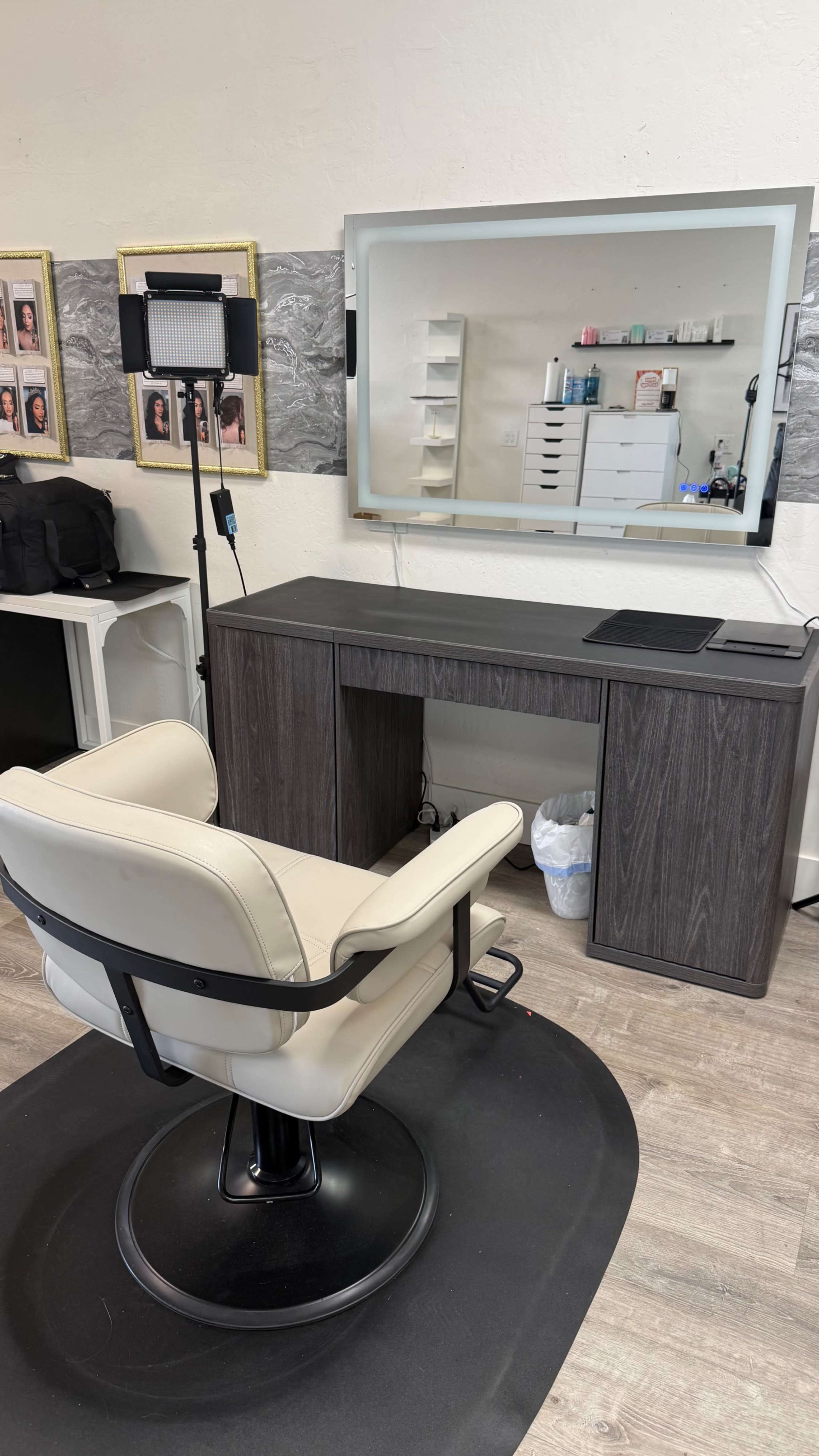 Luxury Salon Chair & Beauty Station Rental | Hourly & Daily Rates Image in Mesa, Mesa, AZ
