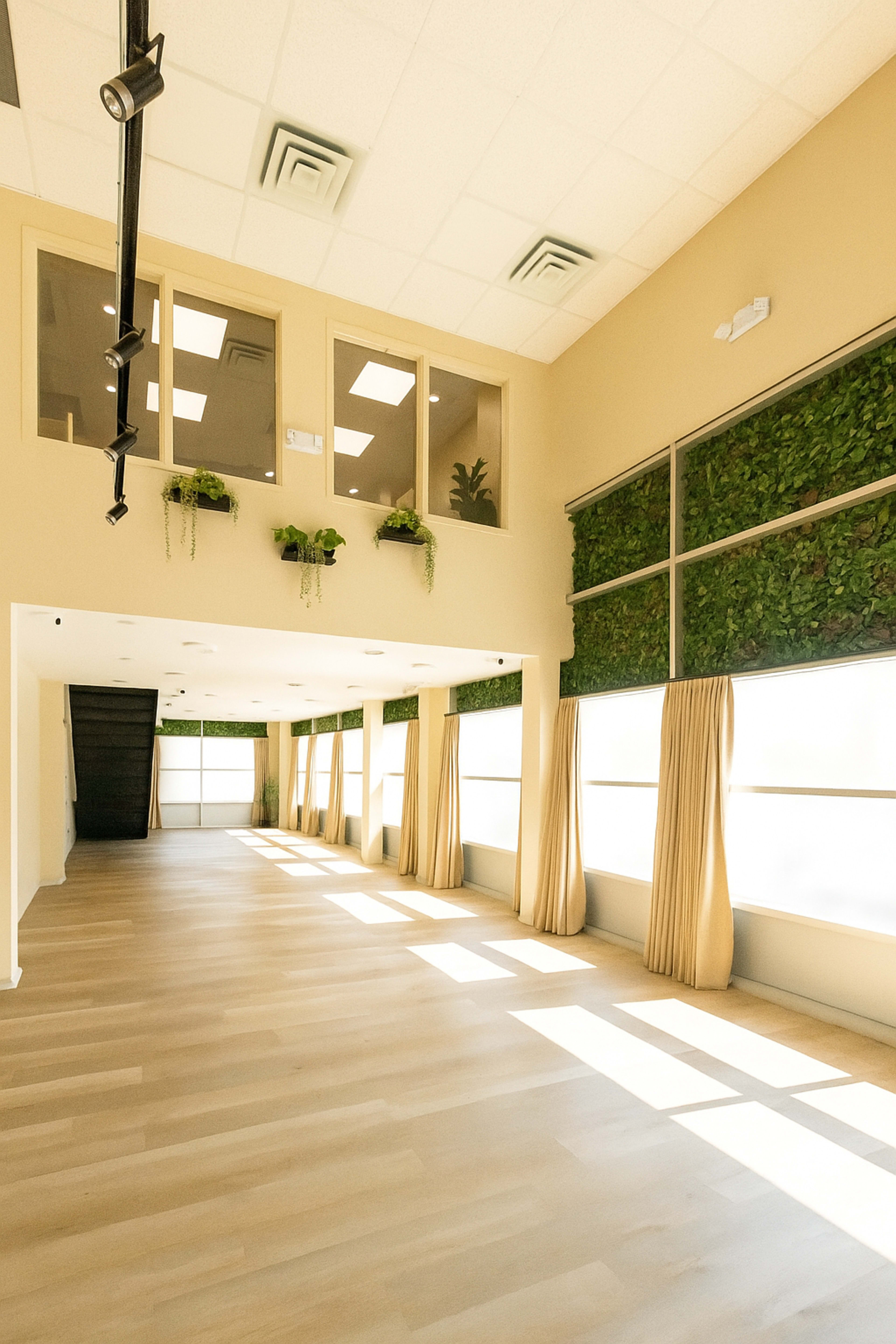 Bright Multi-Use Studio in Toronto with Natural Light Image in Clairlea, Toronto, ON