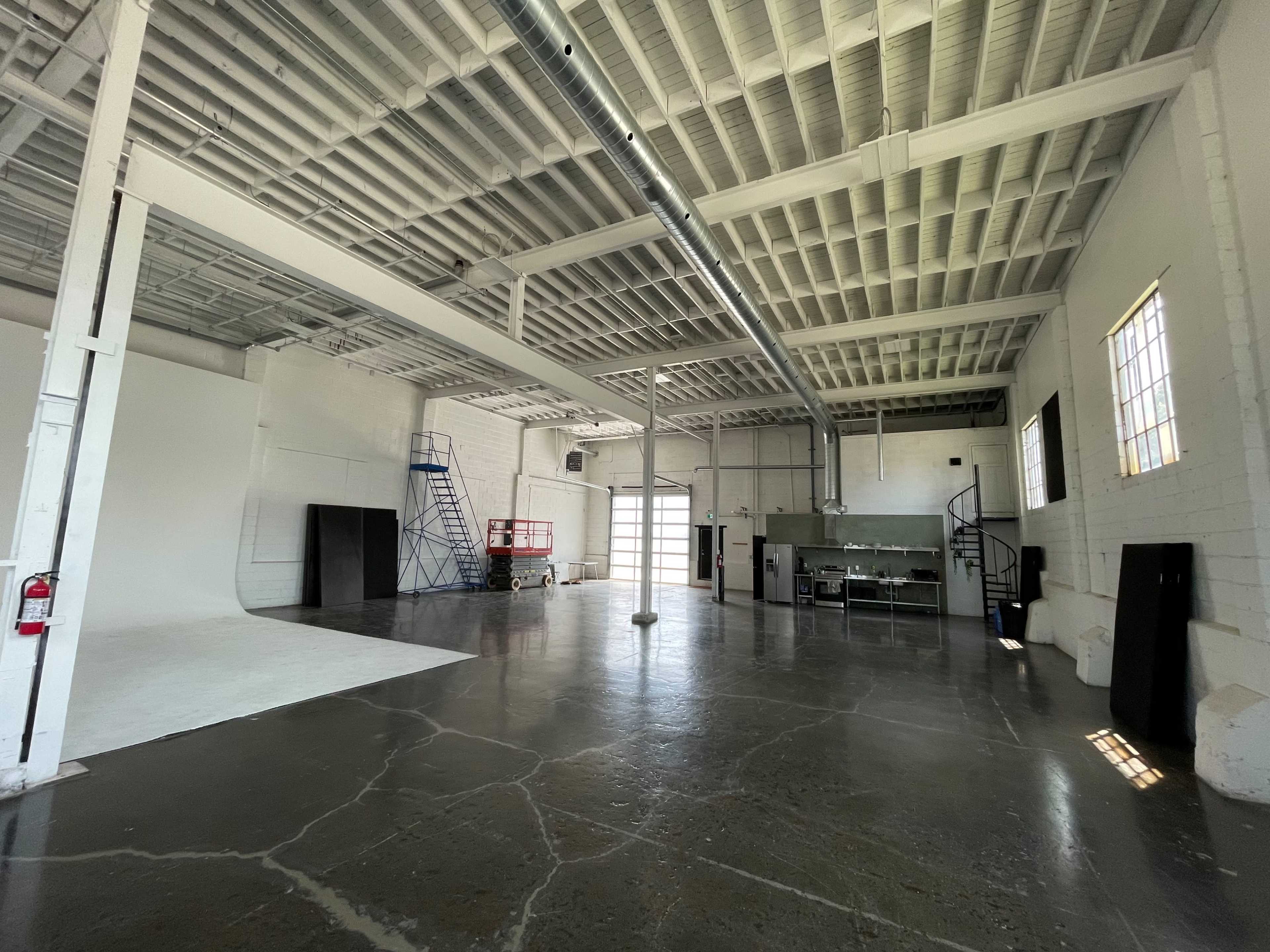 Hamilton Production Space with 3,800 sq ft Studio & 800 sq ft Backstage Image in Industrial Sector D, HAMILTON, ON