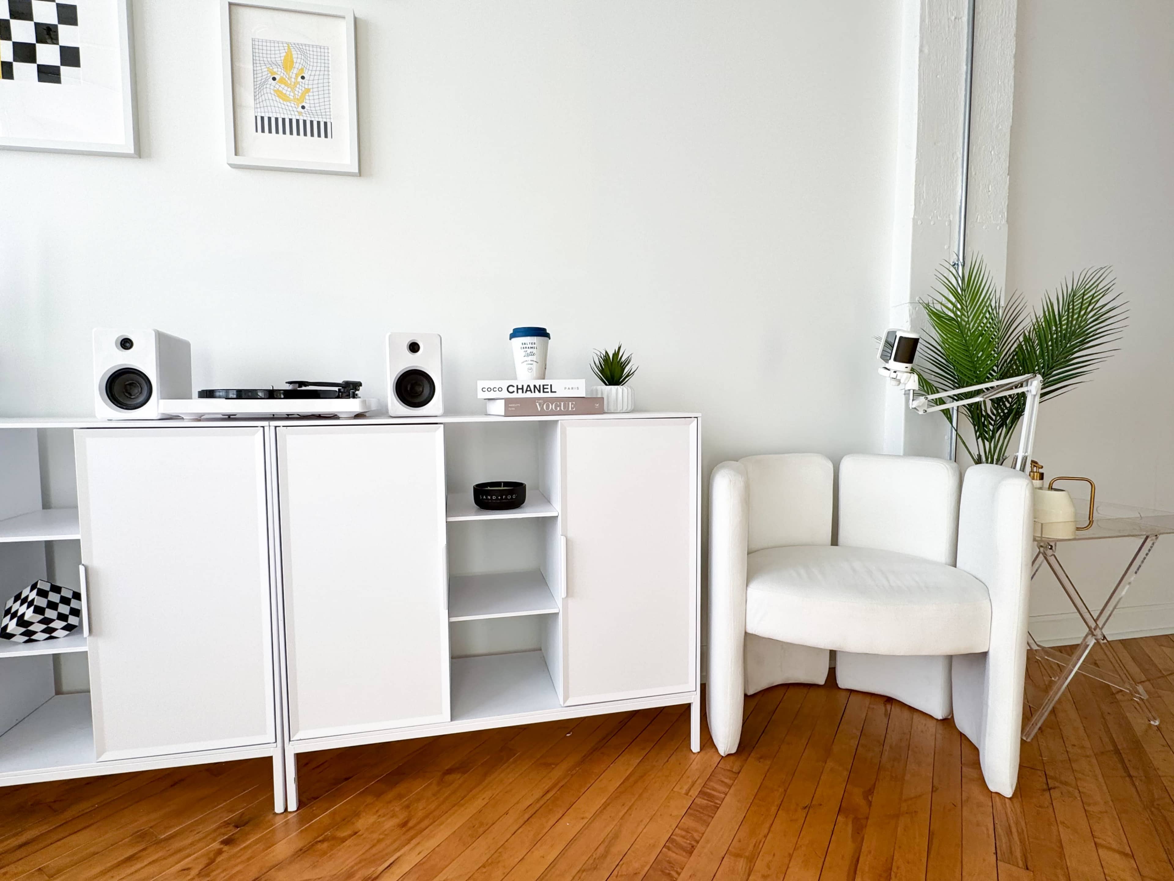 Creator Loft | Natural Light | Empty Open Space | Skyline View Image in Lower West Side, Chicago, IL