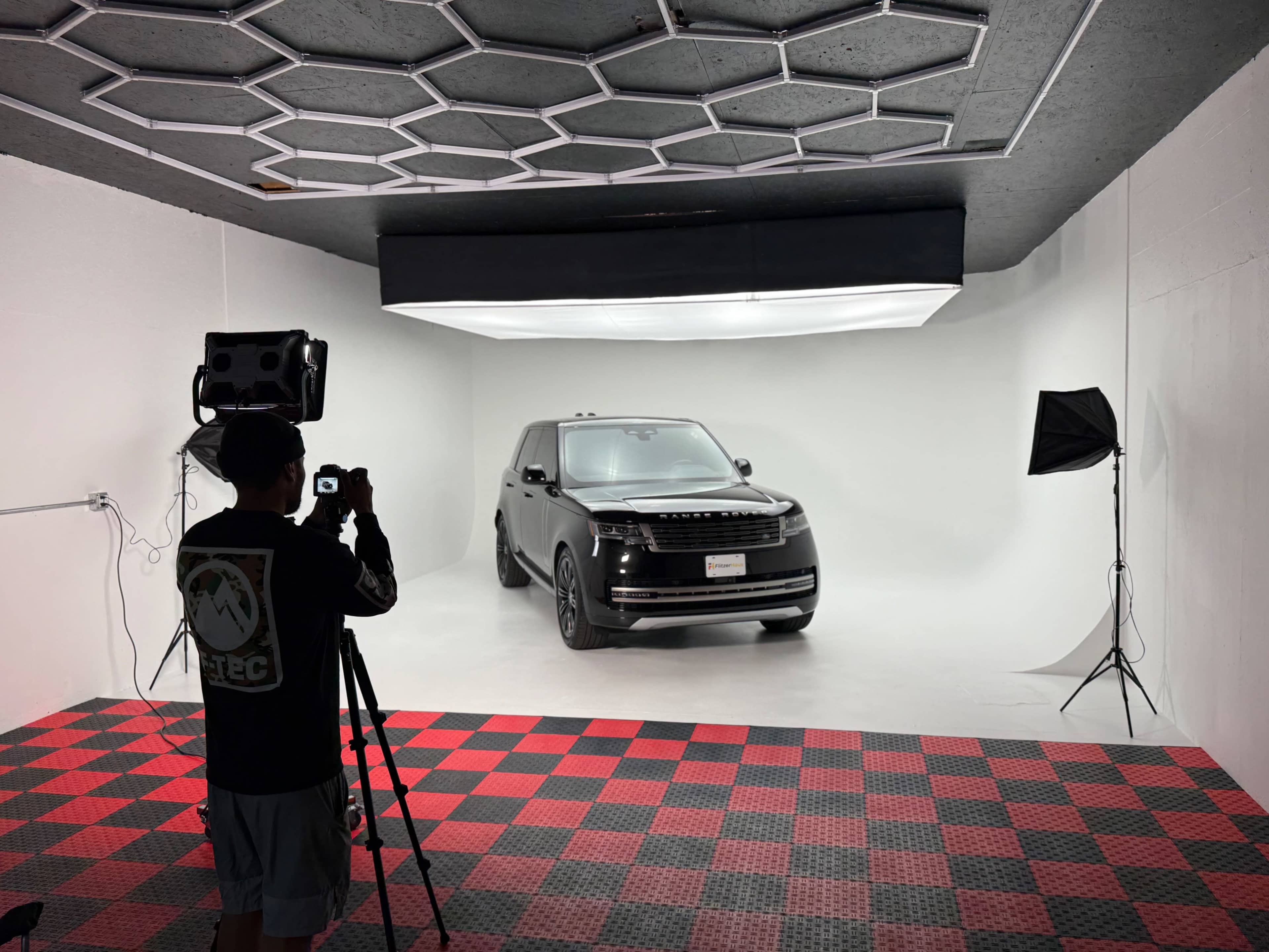 Professional Cyc Wall Studio for Photography– Ideal for Cars & Creatives! Image in Van Nuys, VAN NUYS, CA