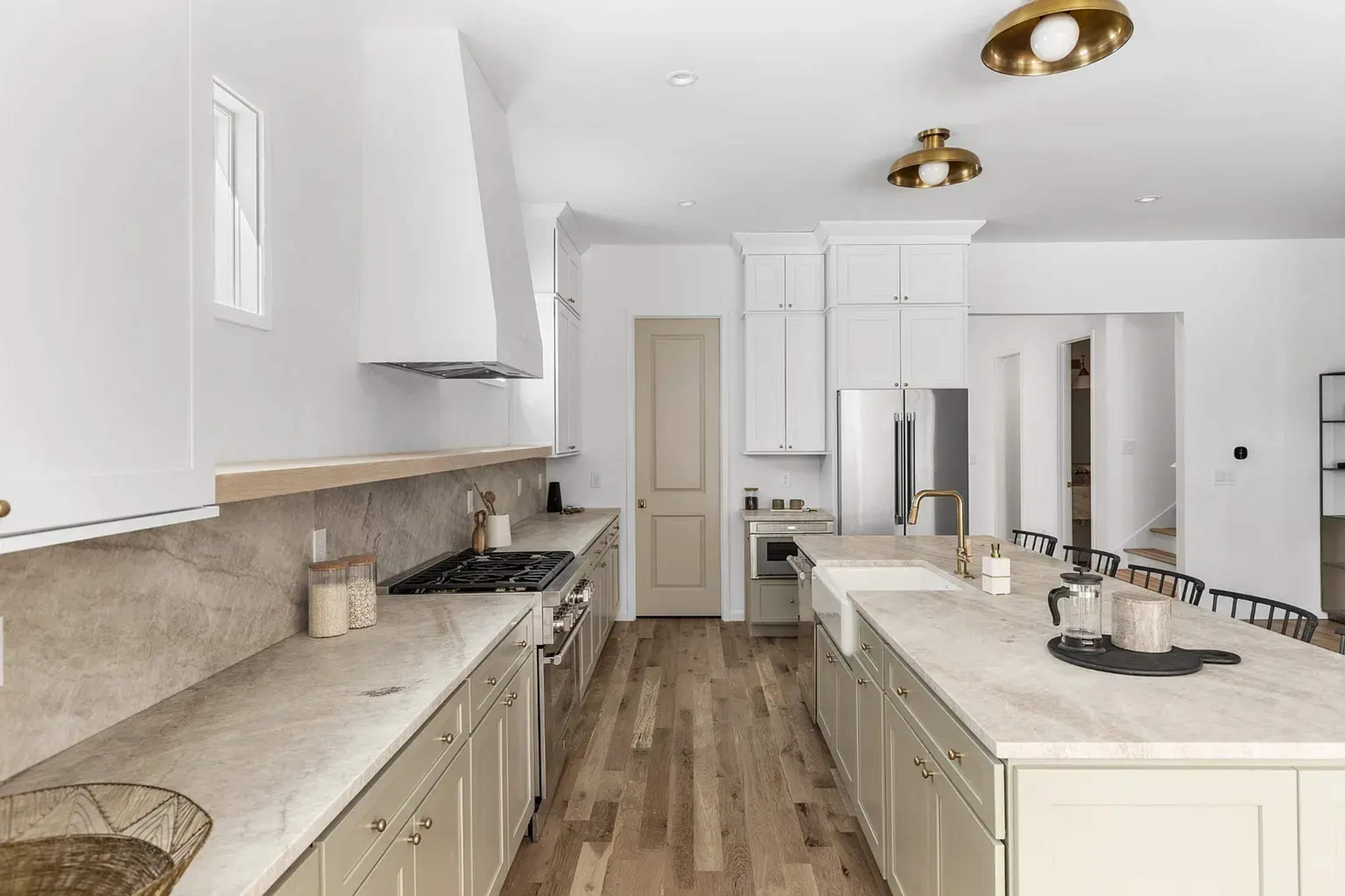 Modern, Spacious Green Hills Home for Showers, Retreats & Creative Events Image in Avalon, Nashville, TN