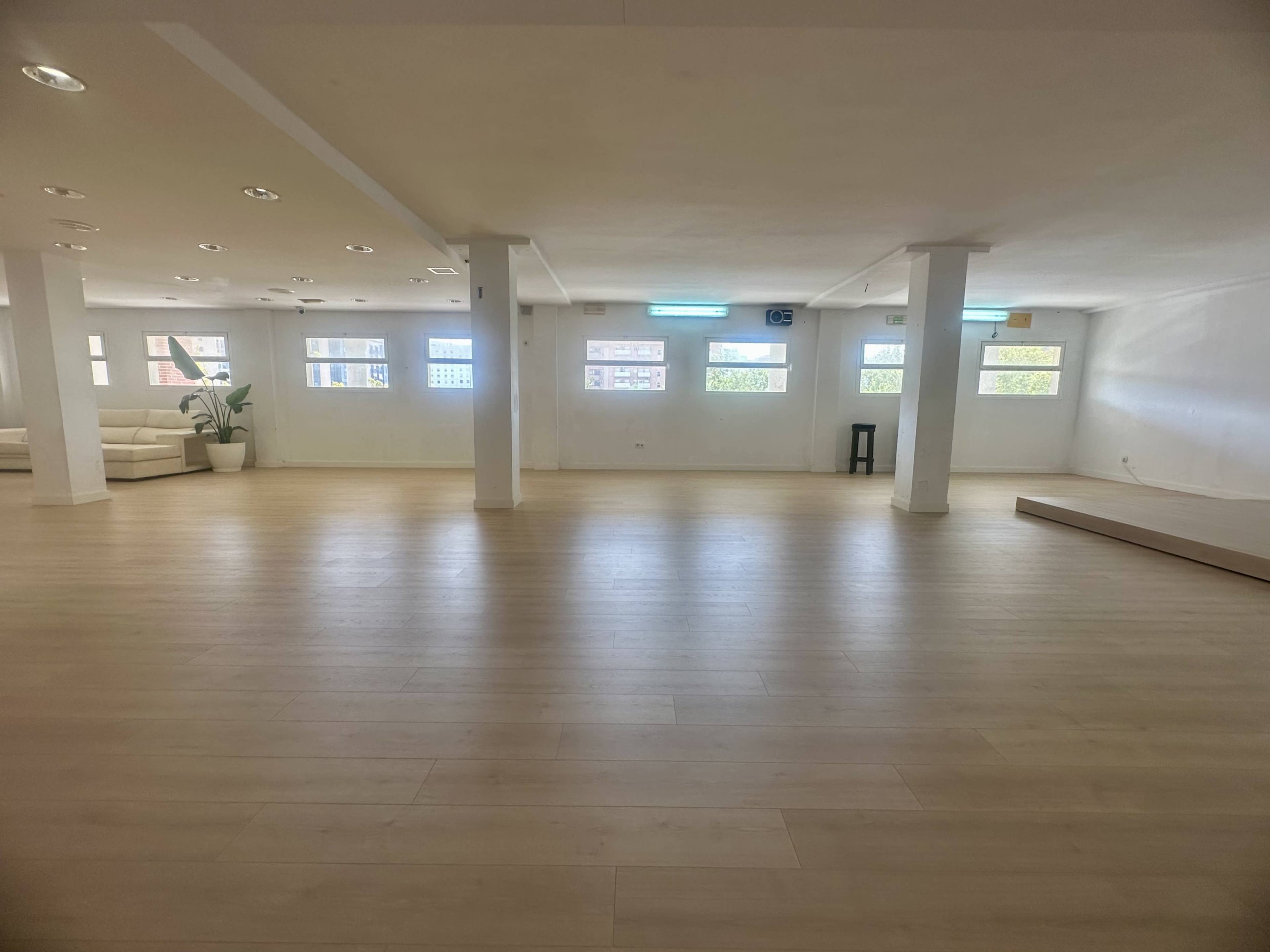 Loft/estudio luminoso y espacioso Image in Sant Llorenç, Valencia, V