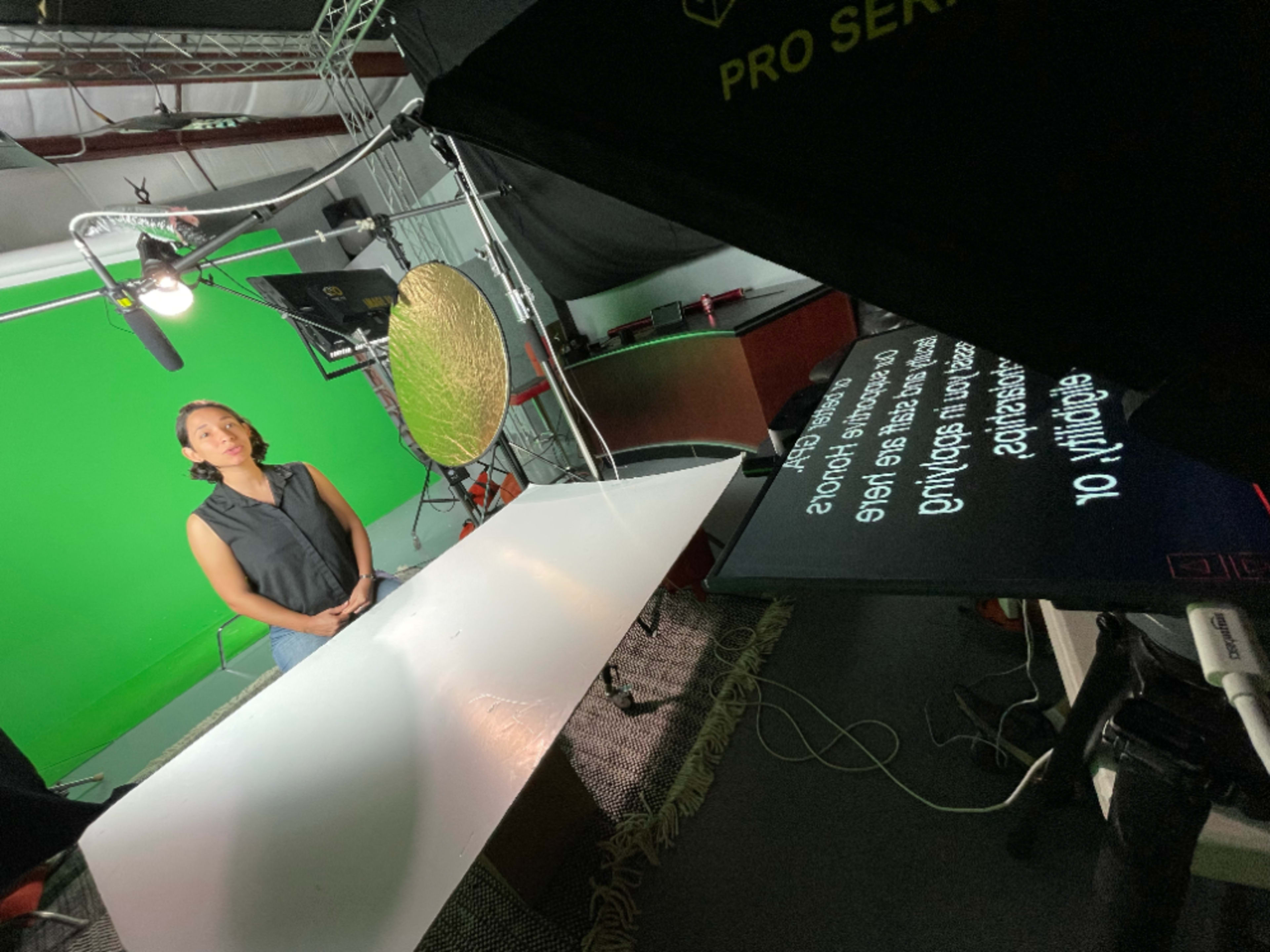 Teleprompter Operator