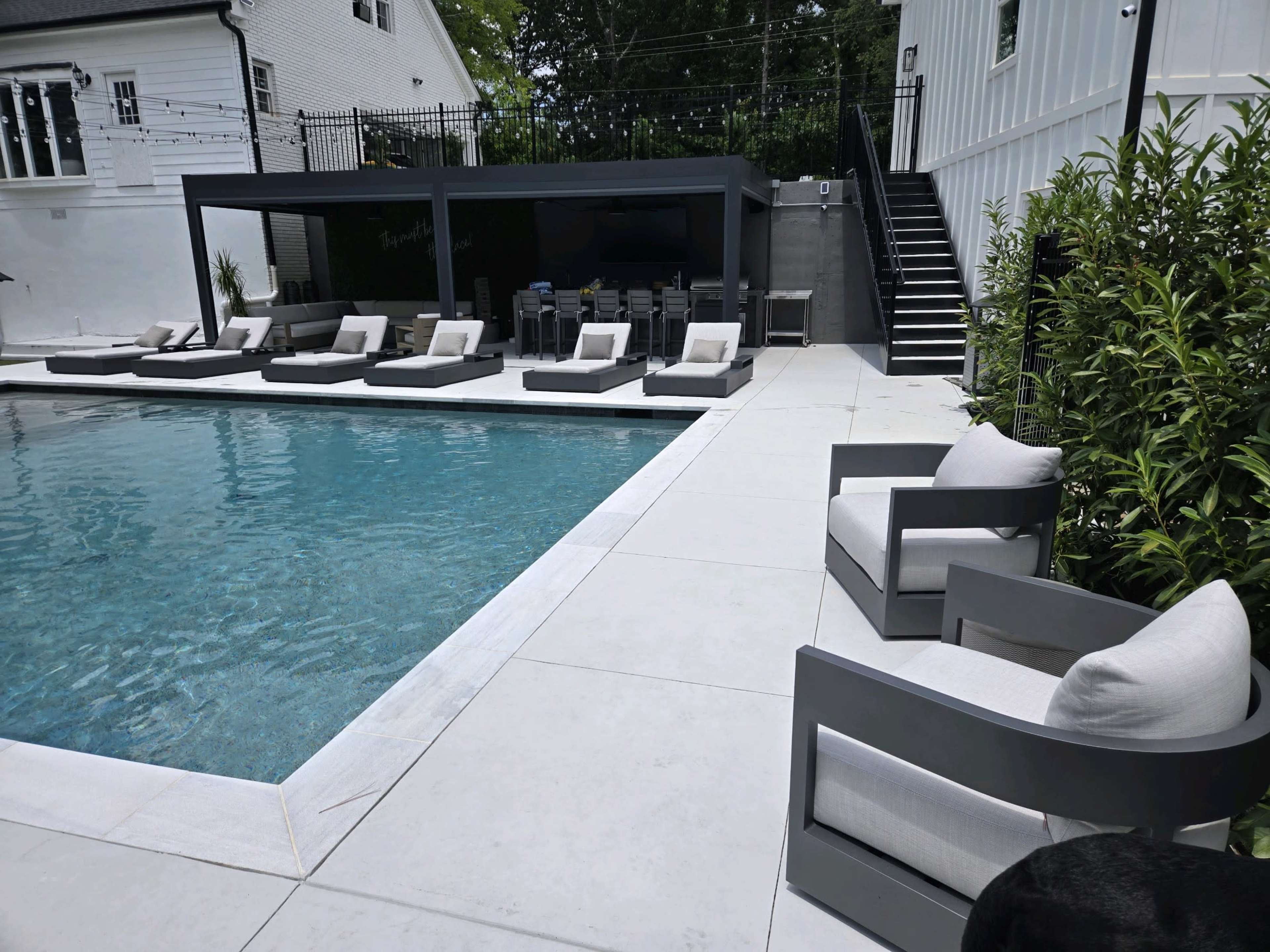Dunwoody RH outdoor green space and bar Image in Sandy Springs, Atlanta, GA