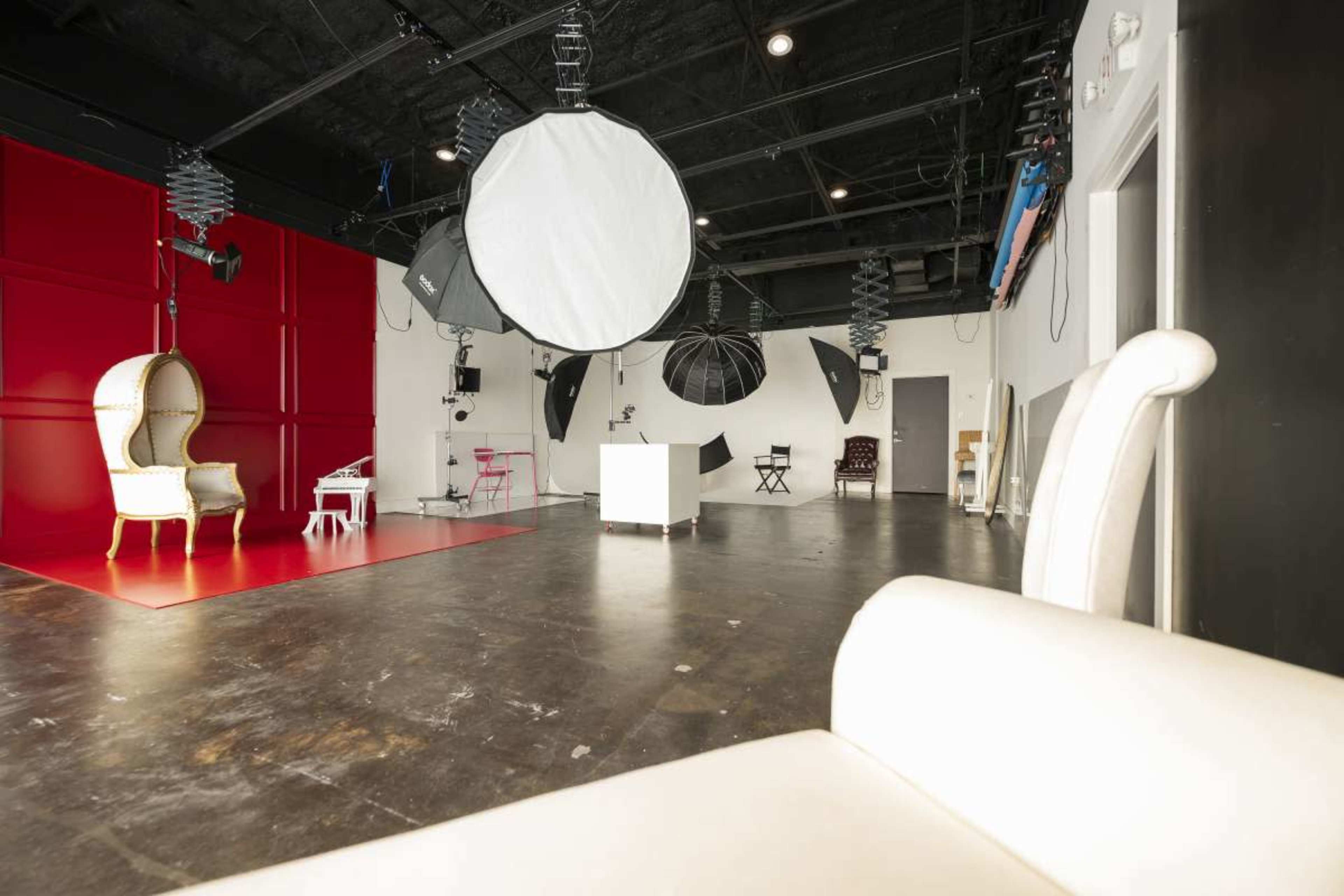 Cypress Photo Studio with the Area's Only Cyclorama Wall Image in , Houston, TX