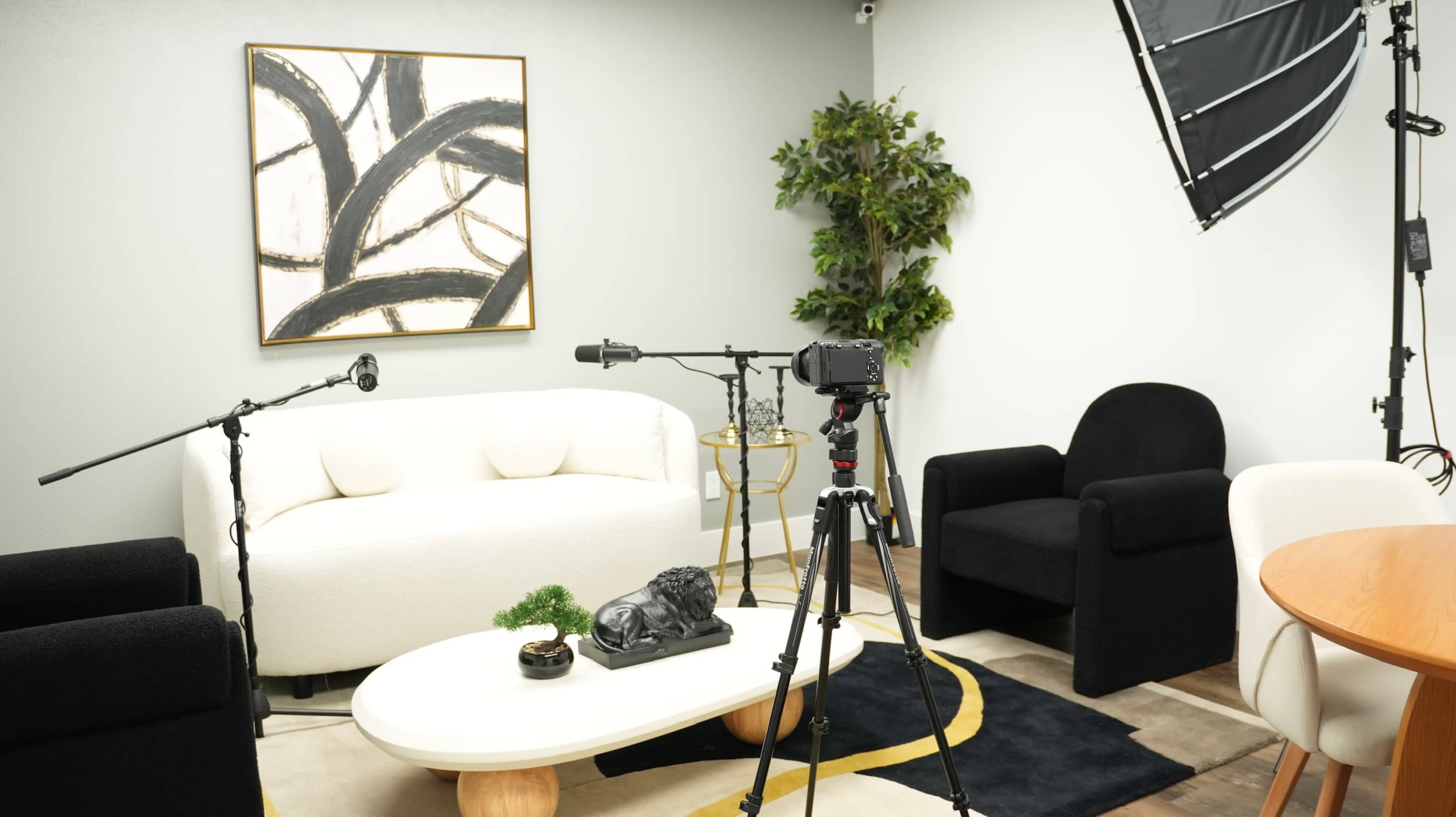 Luxury 3-in-1 Content Creation Studio (Podcasting, Branding, Events, Workshops, Photography, etc. Image in Central Arlington, Arlington, TX