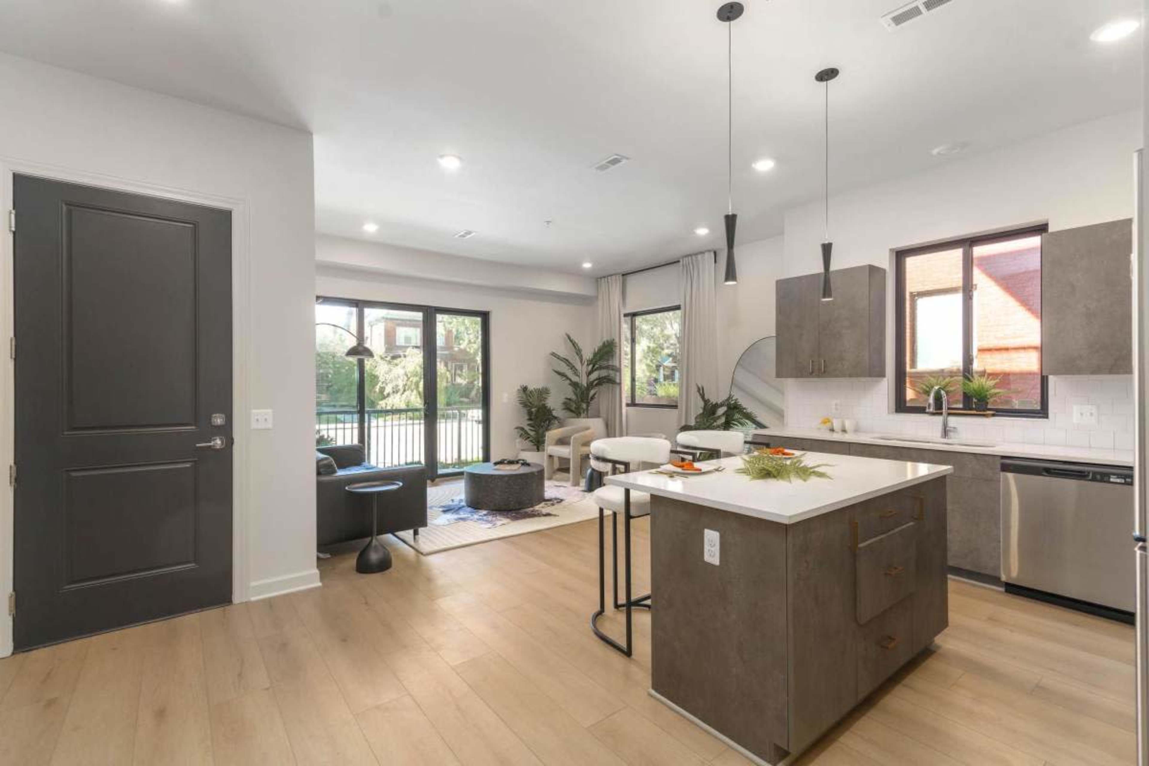 Mins Away from LCA Downtown Detroit Modern Designed Apartment Image in Woodbridge, Detroit, MI