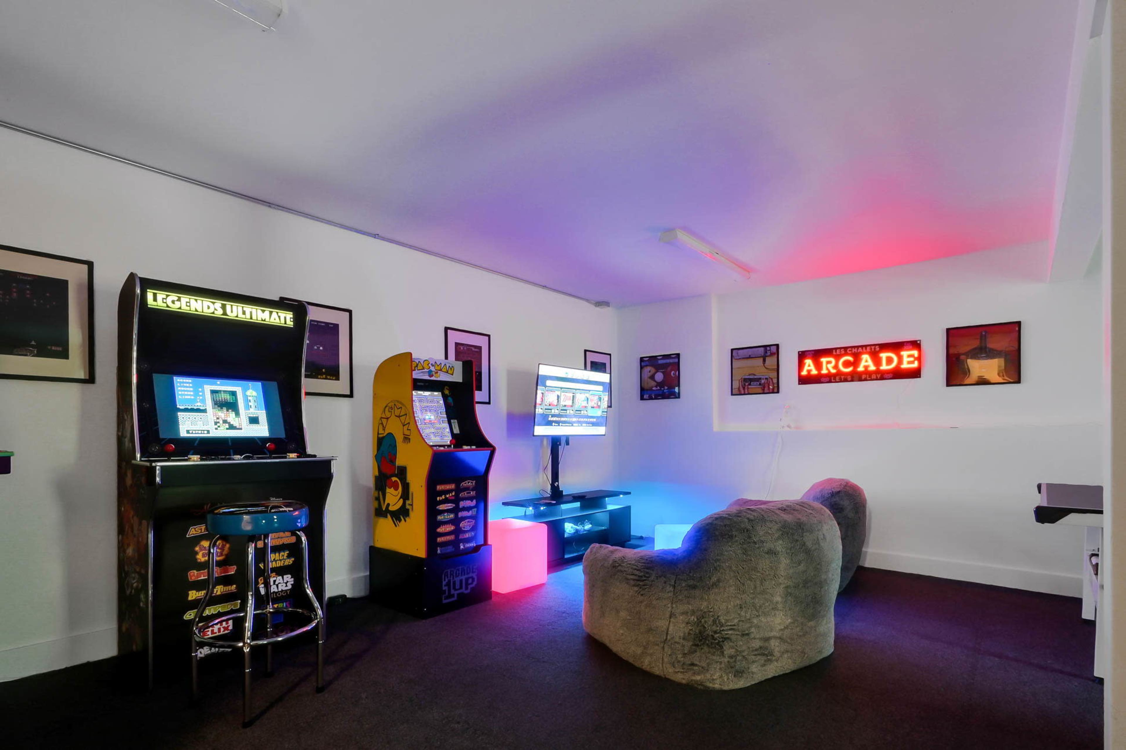 Luxury home for content creation Image in Friendly, Eugene, OR