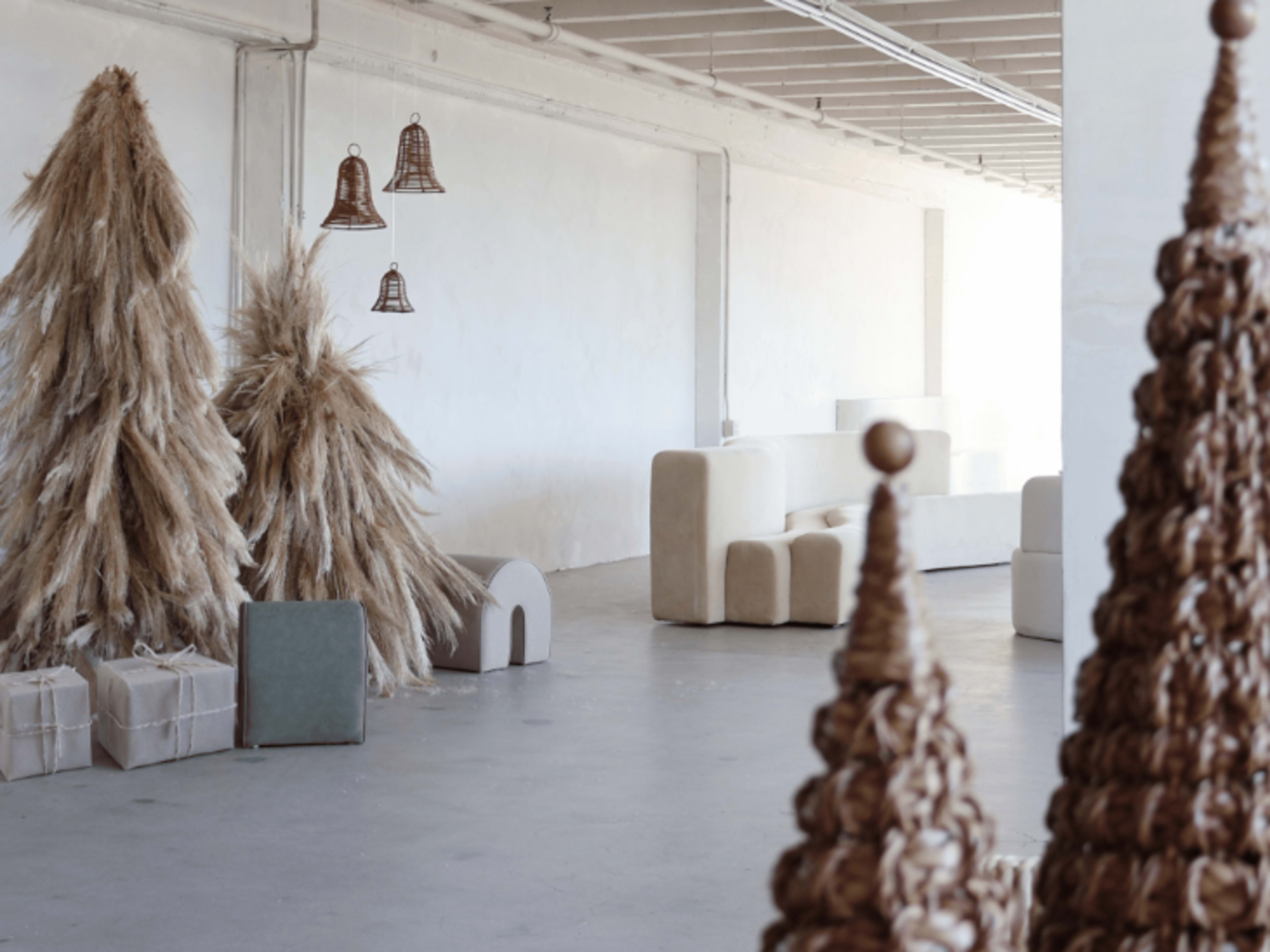 Pampas Neutral Holiday Decor
