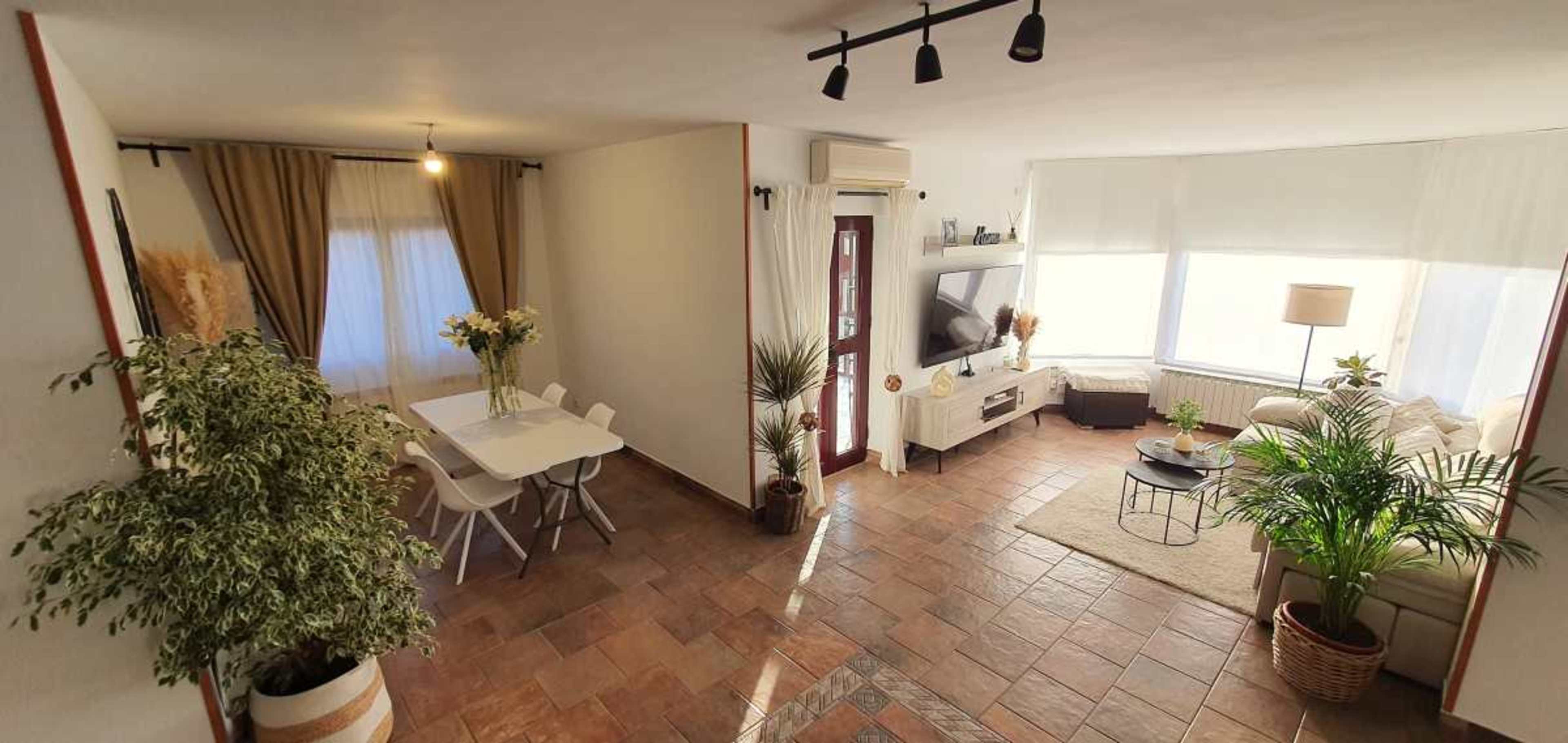 Nuestra encantadora finca PURA VIDA , es un espacio único que combina elegancia y naturaleza en 2500 m² de belleza. Image in , Madrid, M