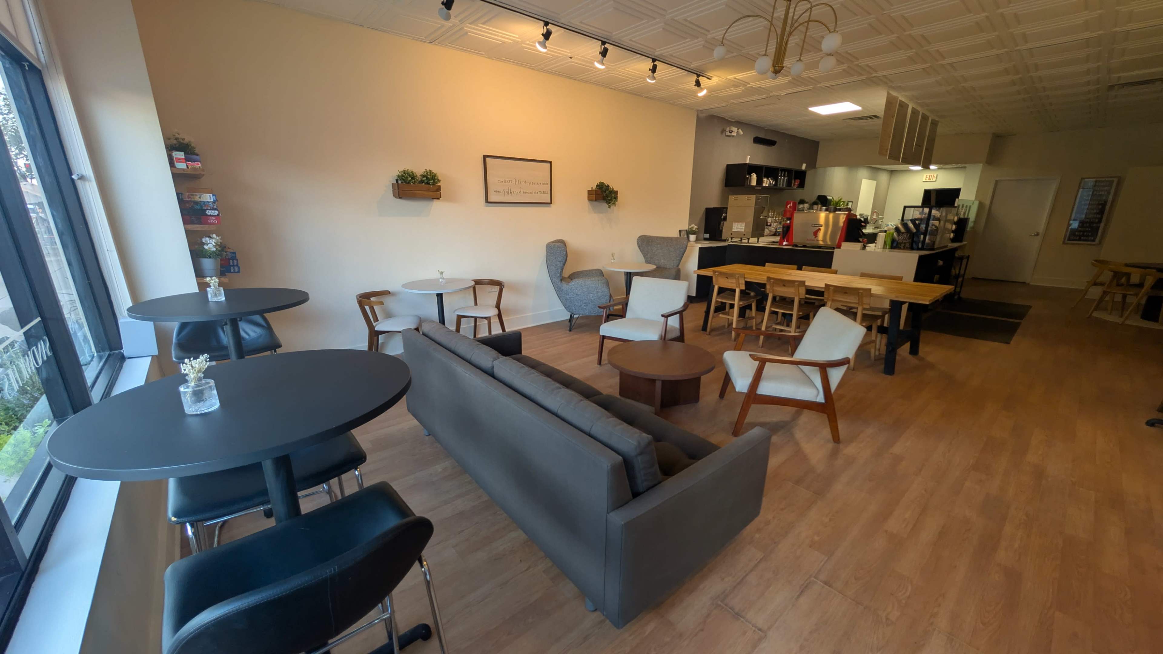 Cozy Urban Café Perfect for Private Parties & Pop-Ups Image in Lyons Township, La Grange, IL, IL