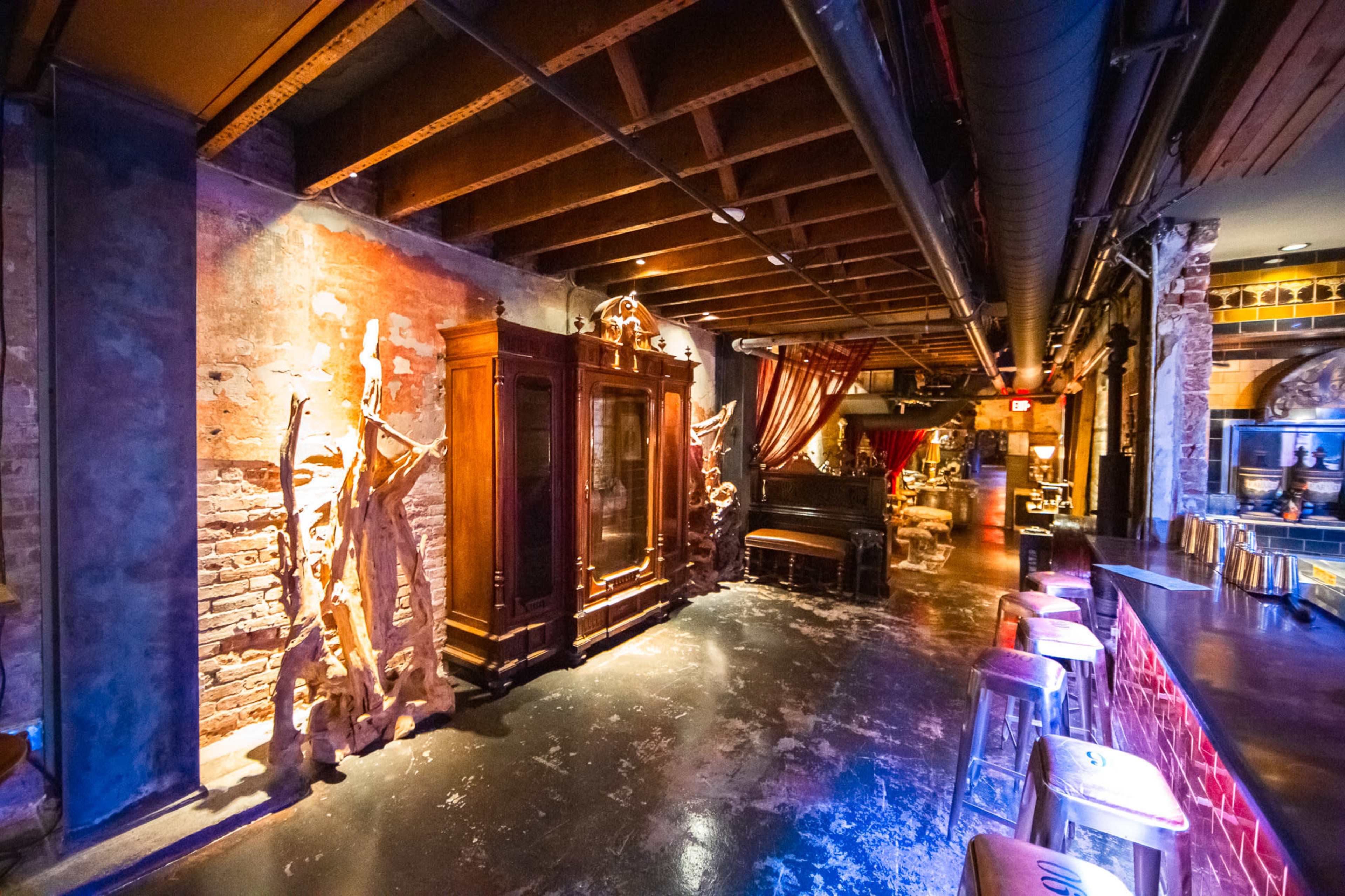 UNIQUE BASEMENT/SPEAKEASY Image in Central LA, los angeles, CA
