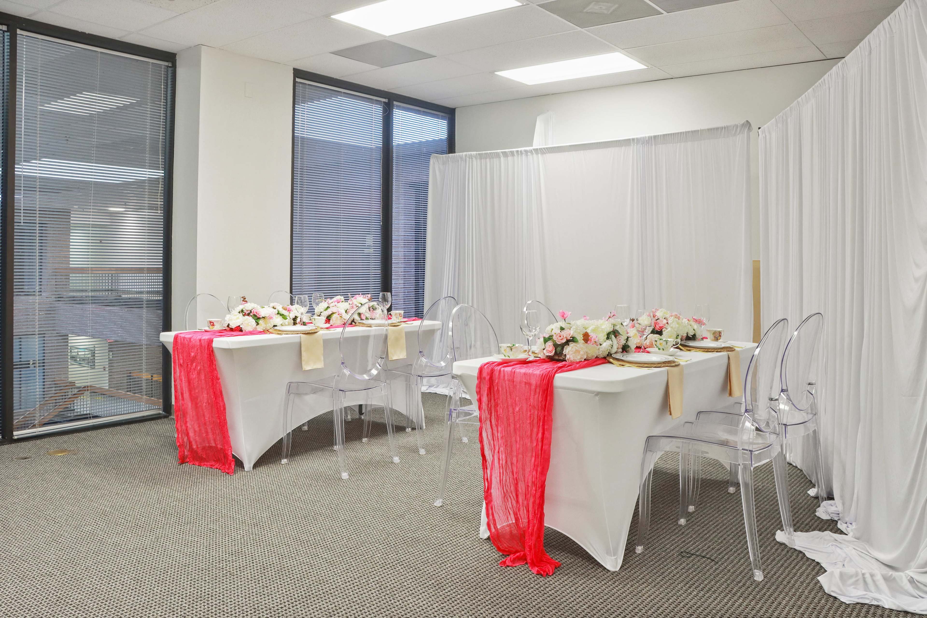 Charming Venue off I-45N & Beltway – Ideal for Small Gatherings Image in Northside, Houston, TX