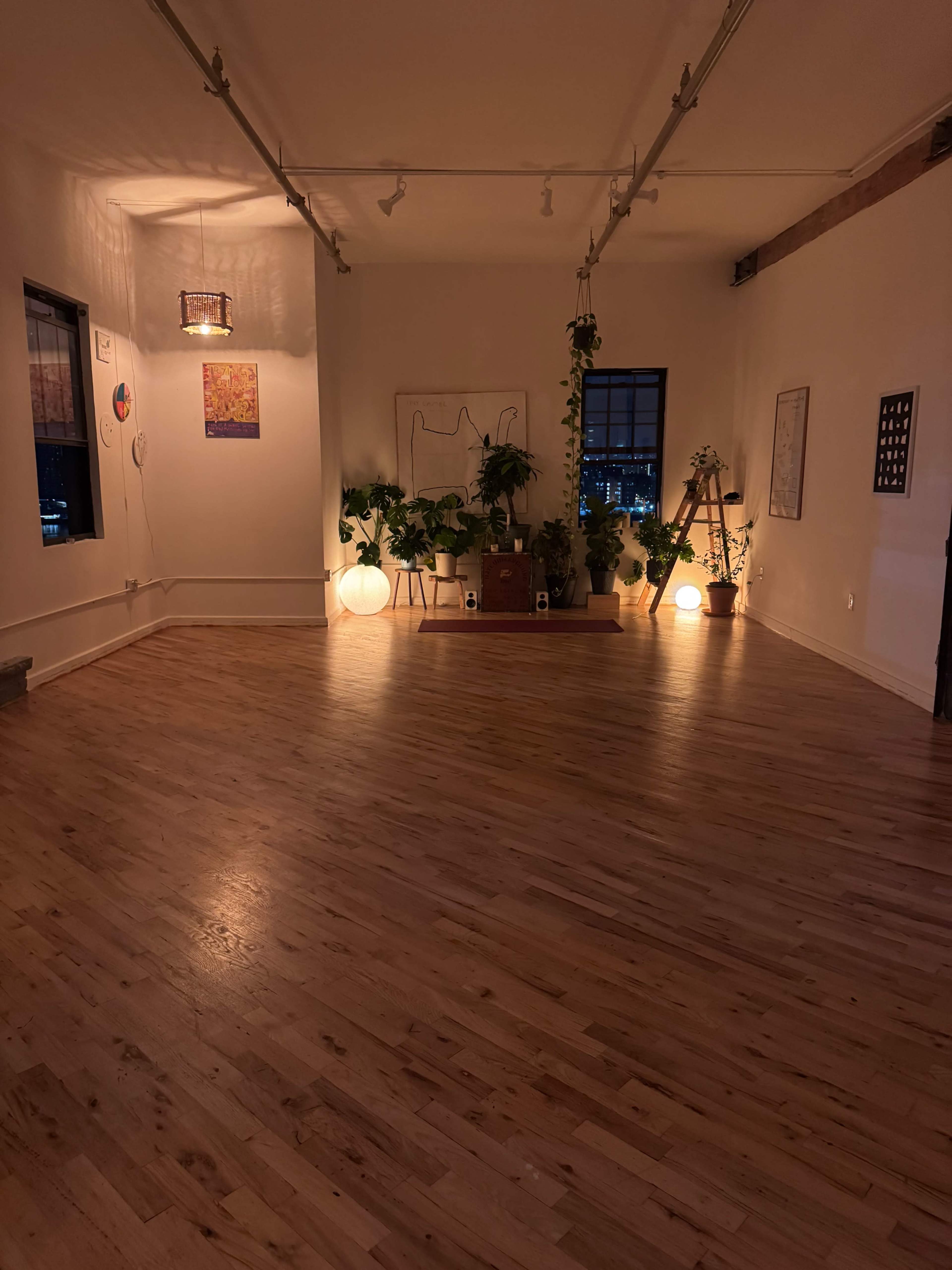 Light-Filled Yoga &  Art Studio Image in Dumbo, Brooklyn, NY