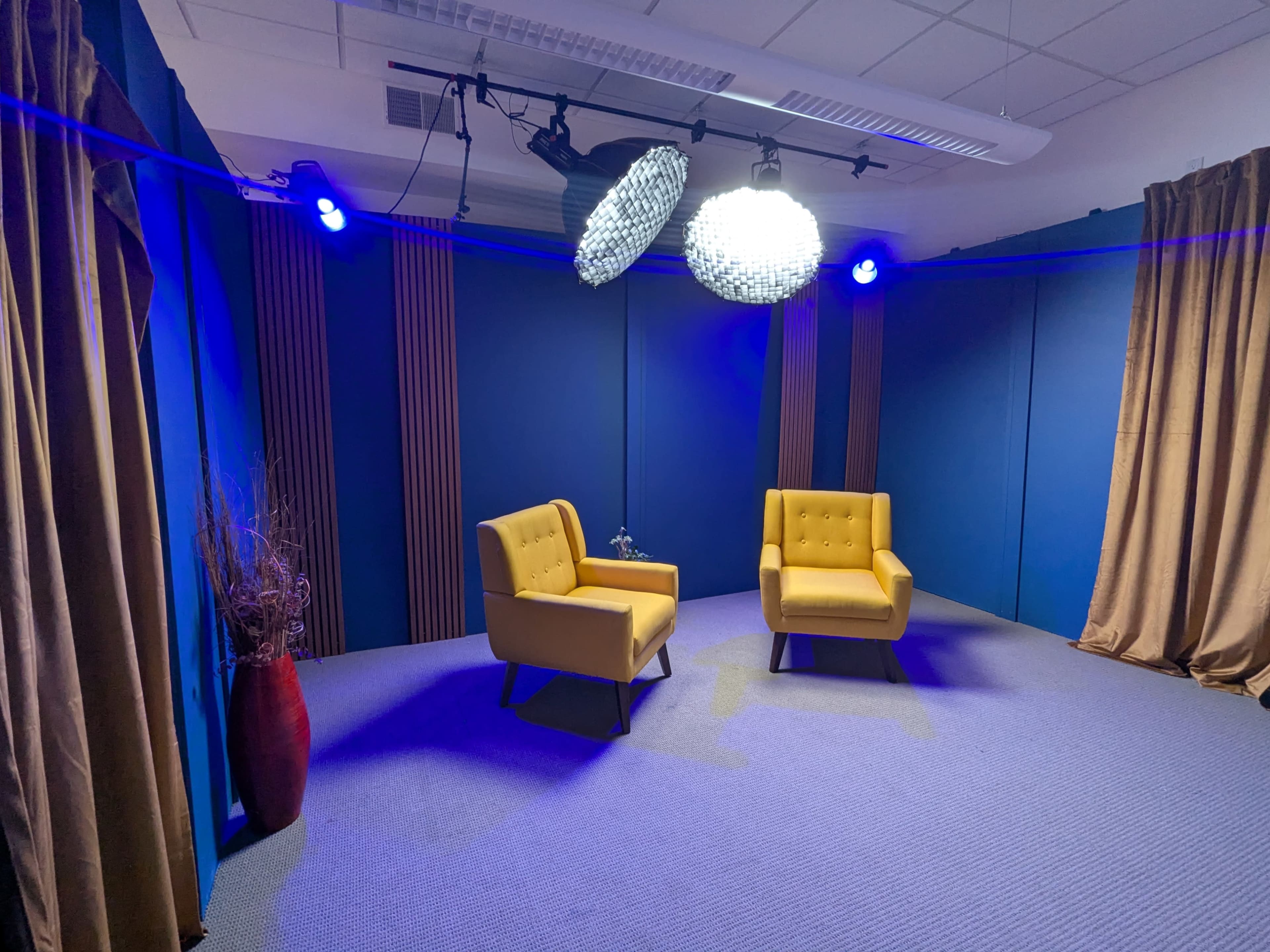 Professional Podcast & Content Studio — Fully Equipped, Flexible Booking! Image in Downtown Oakland, Oakland, CA