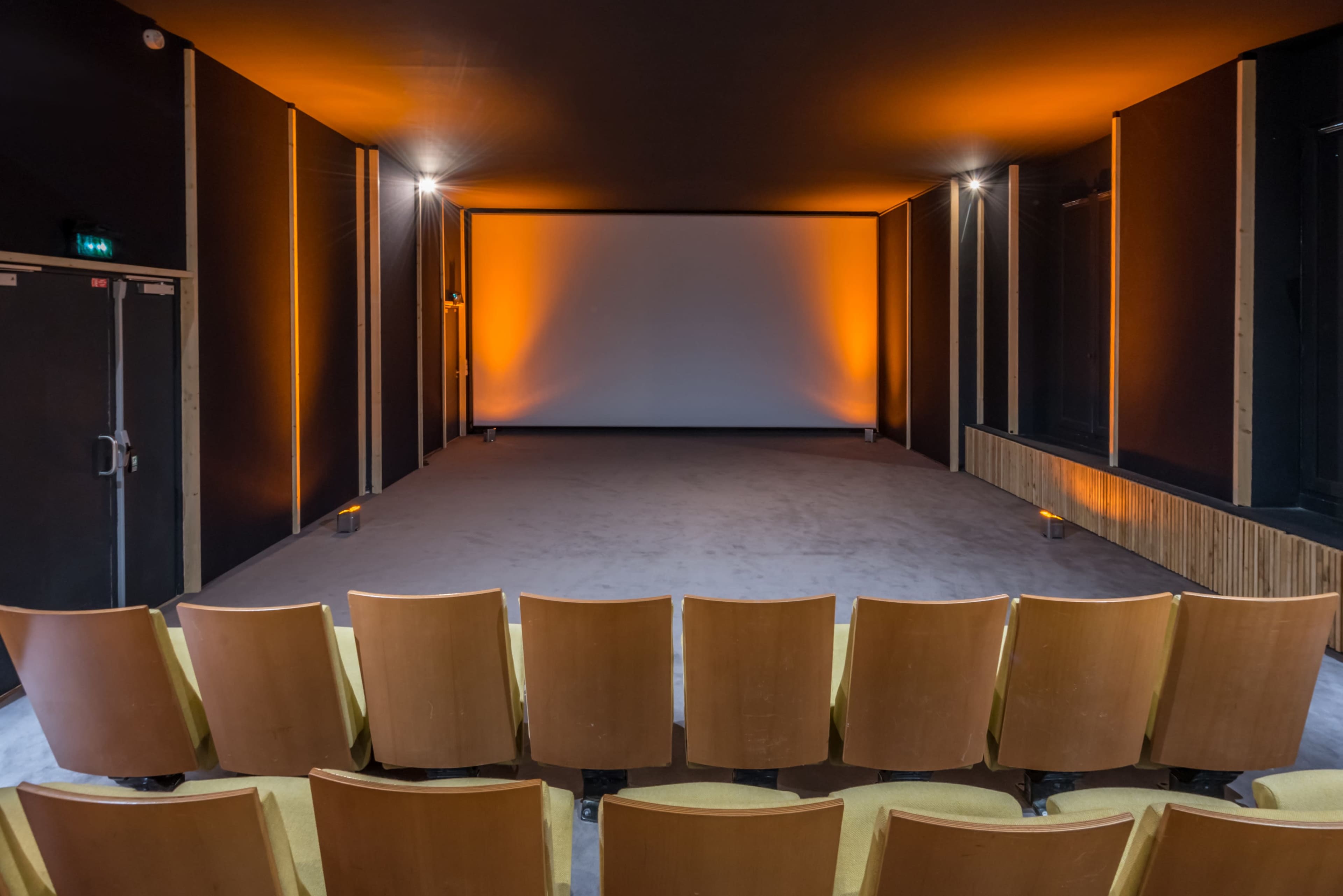 Salle de cinéma privative Image in La Muette, Paris
