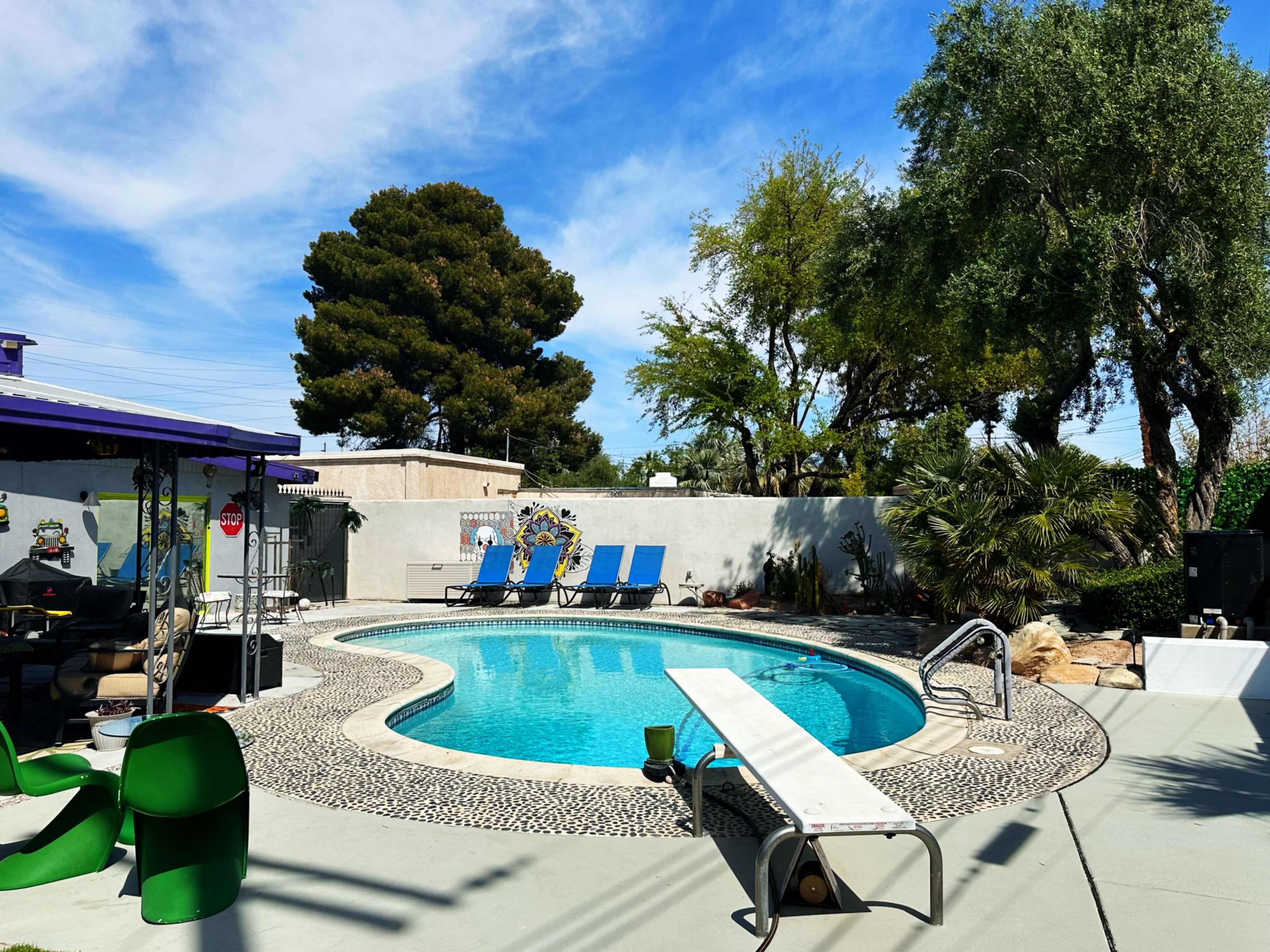 Colorful Mid-Century Modern Retro Home Image in Paradise, Las Vegas, NV
