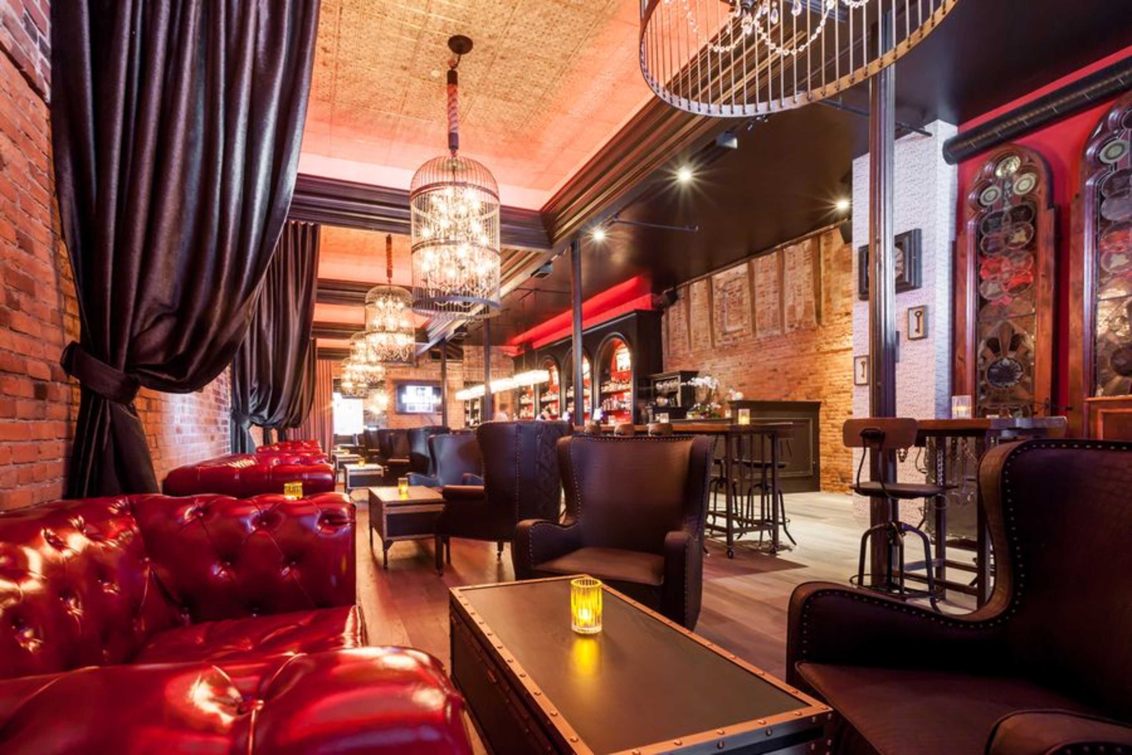 Spacious Historic Lounge - Full Buyout Image in Financial District, San Francisco, CA