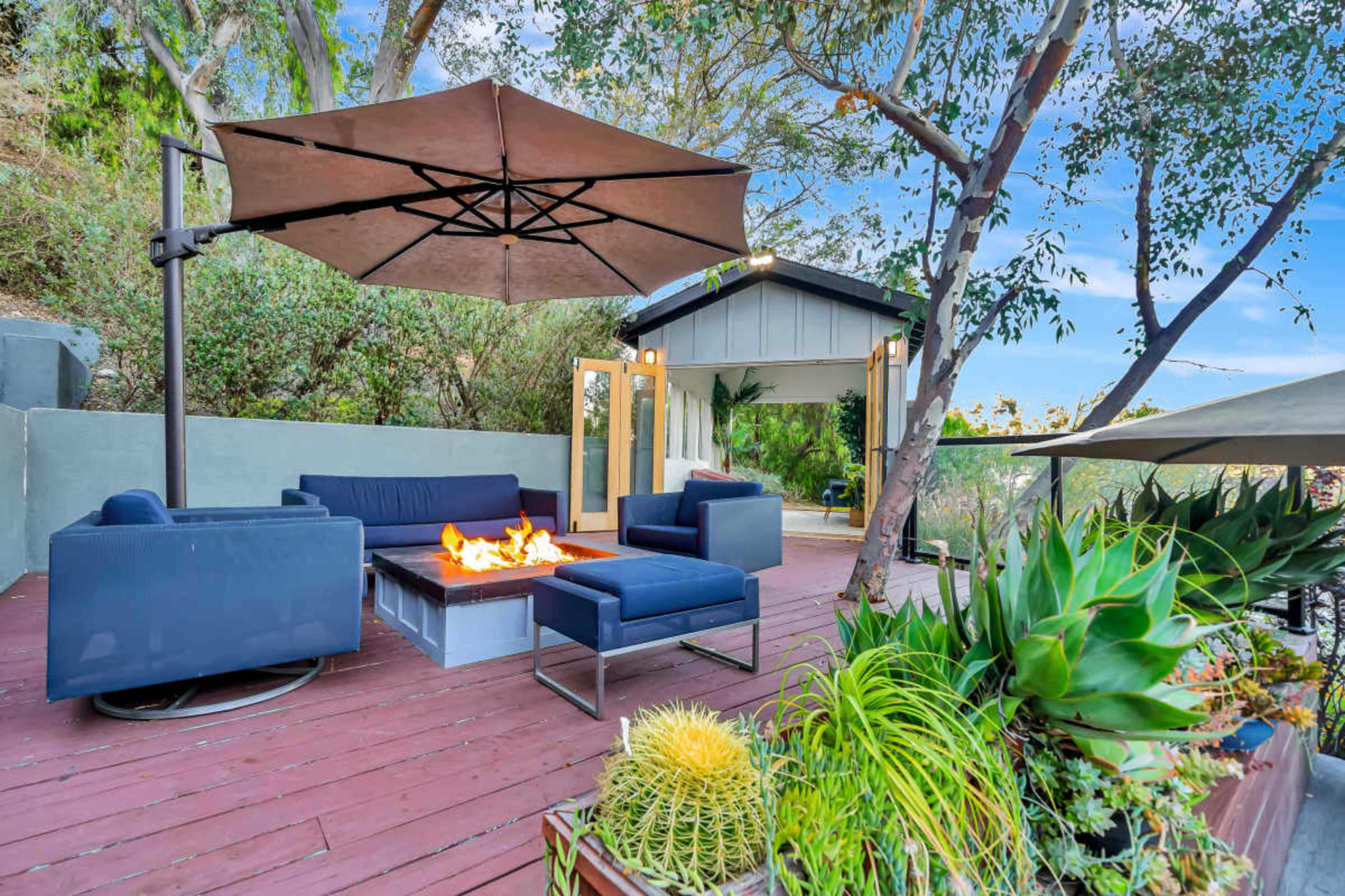 Luxury Hillside Manor w/ Sprawling Highland Views Image in Northeast Los Angeles, Los Angeles, CA