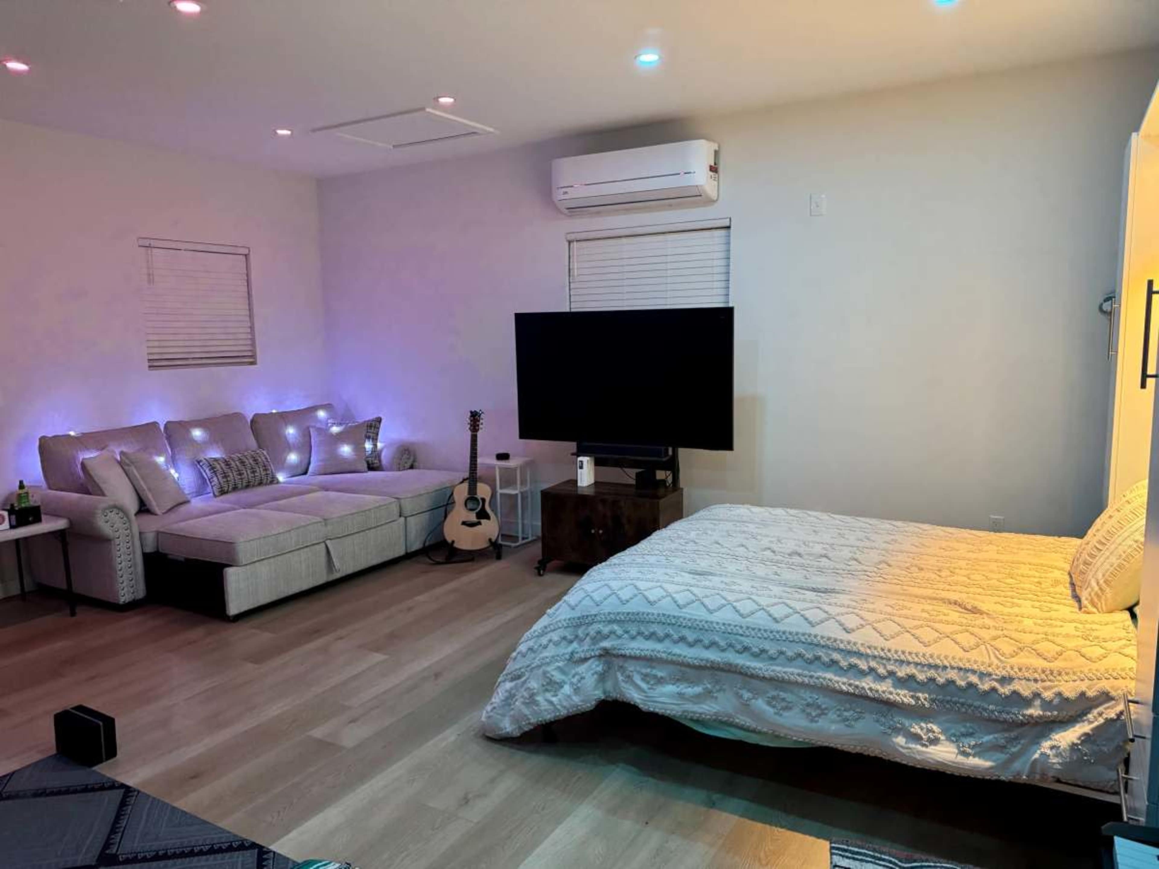 West Valley Versatile & Spacious Studio Image in Reseda, Reseda, CA