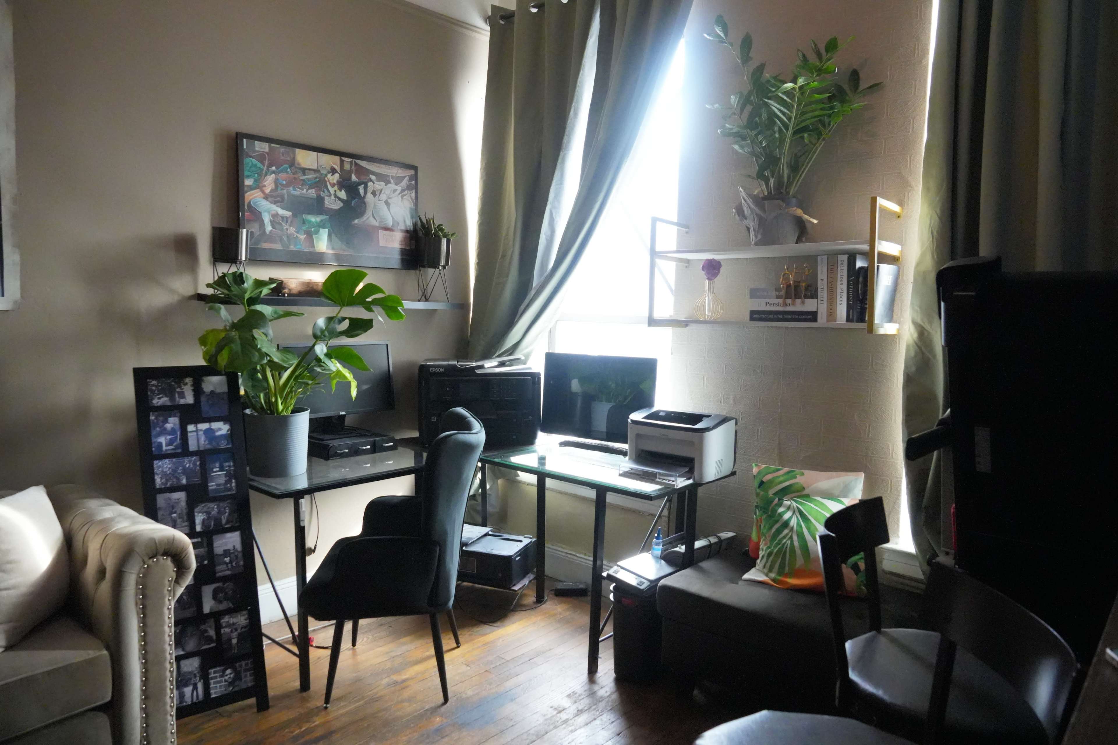 Historic Harlem Living Room for Film, Podcast and Creative Productions Image in Harlem, New York, NY