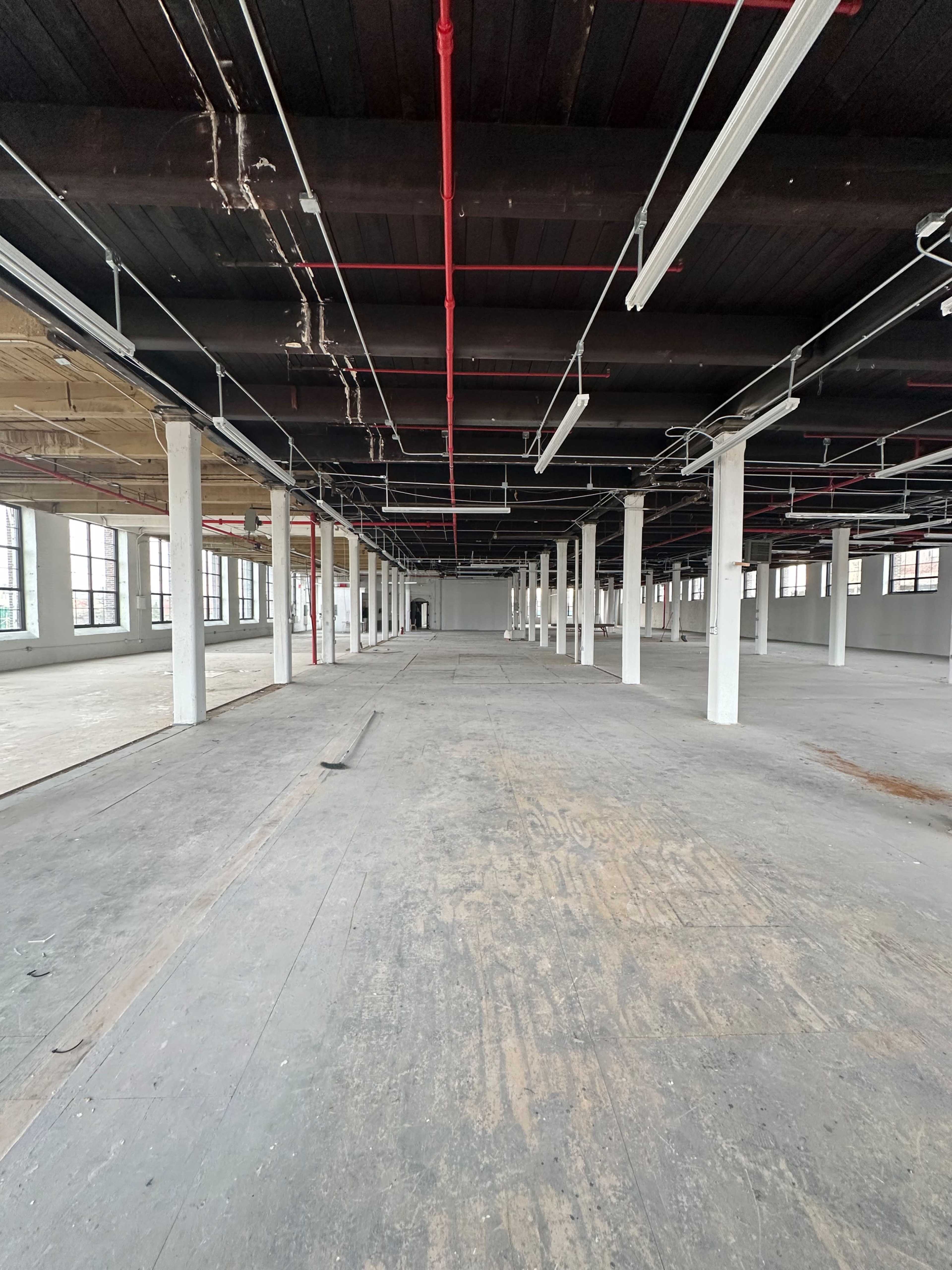 Studio Loft Raw Space (20,000 sq ft) Image in Red Hook, Brooklyn, NY