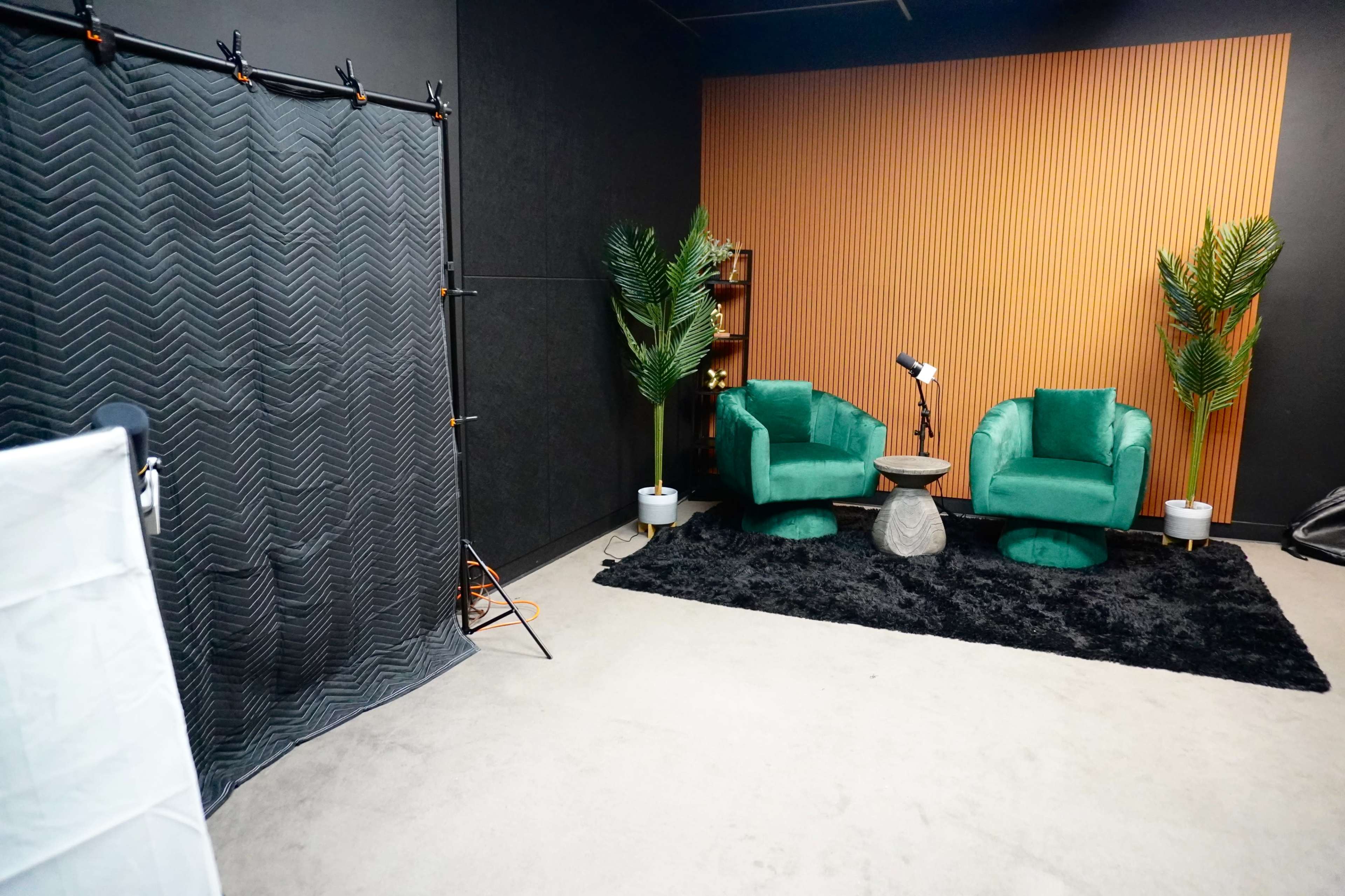 Modern, Customizable Office Photo & Recording Studio Image in Plano, Plano, TX