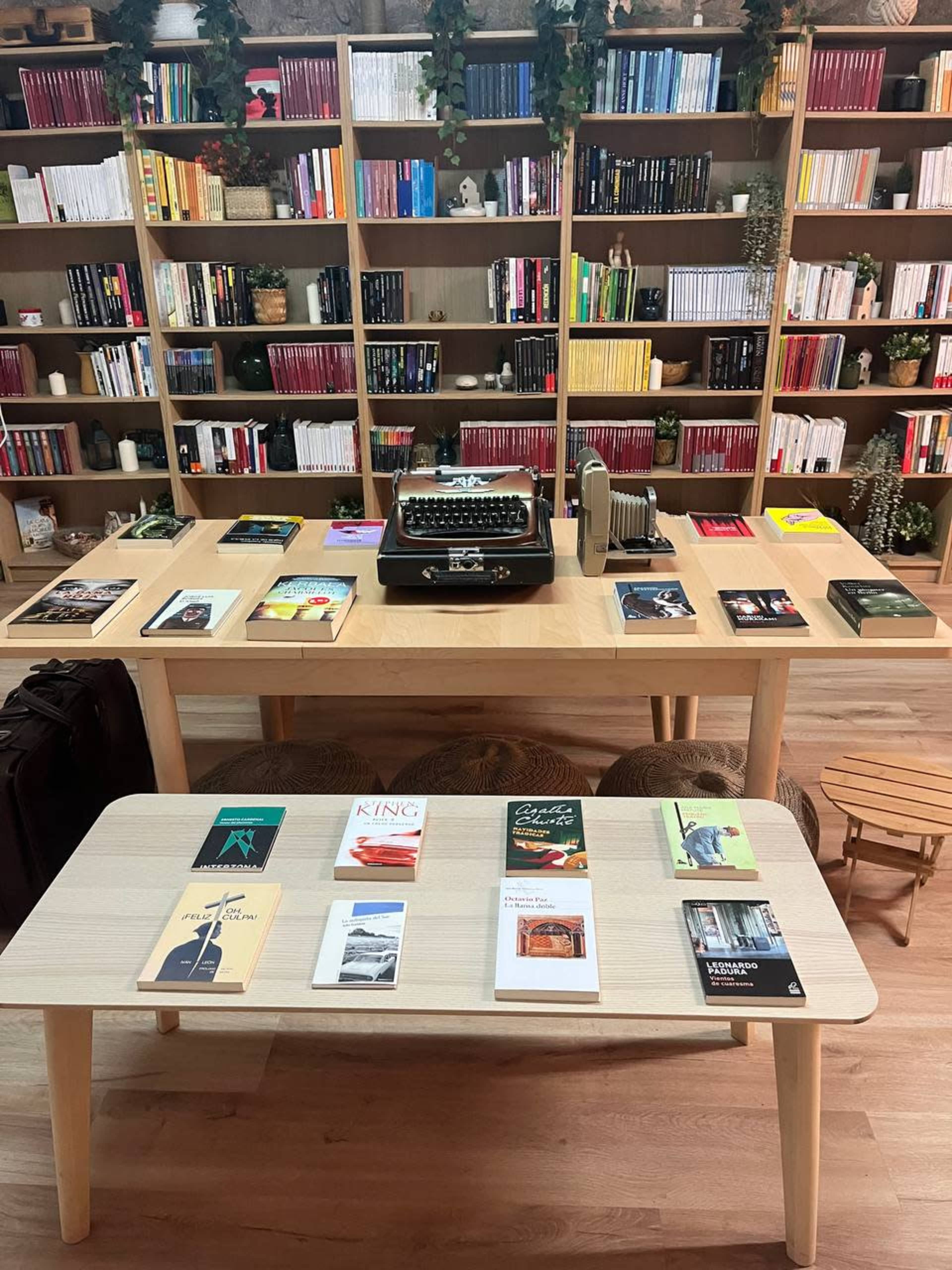 Librería independiente, un espacio cálido y acogedor de Barcelona Image in El Raval, Barcelona, B