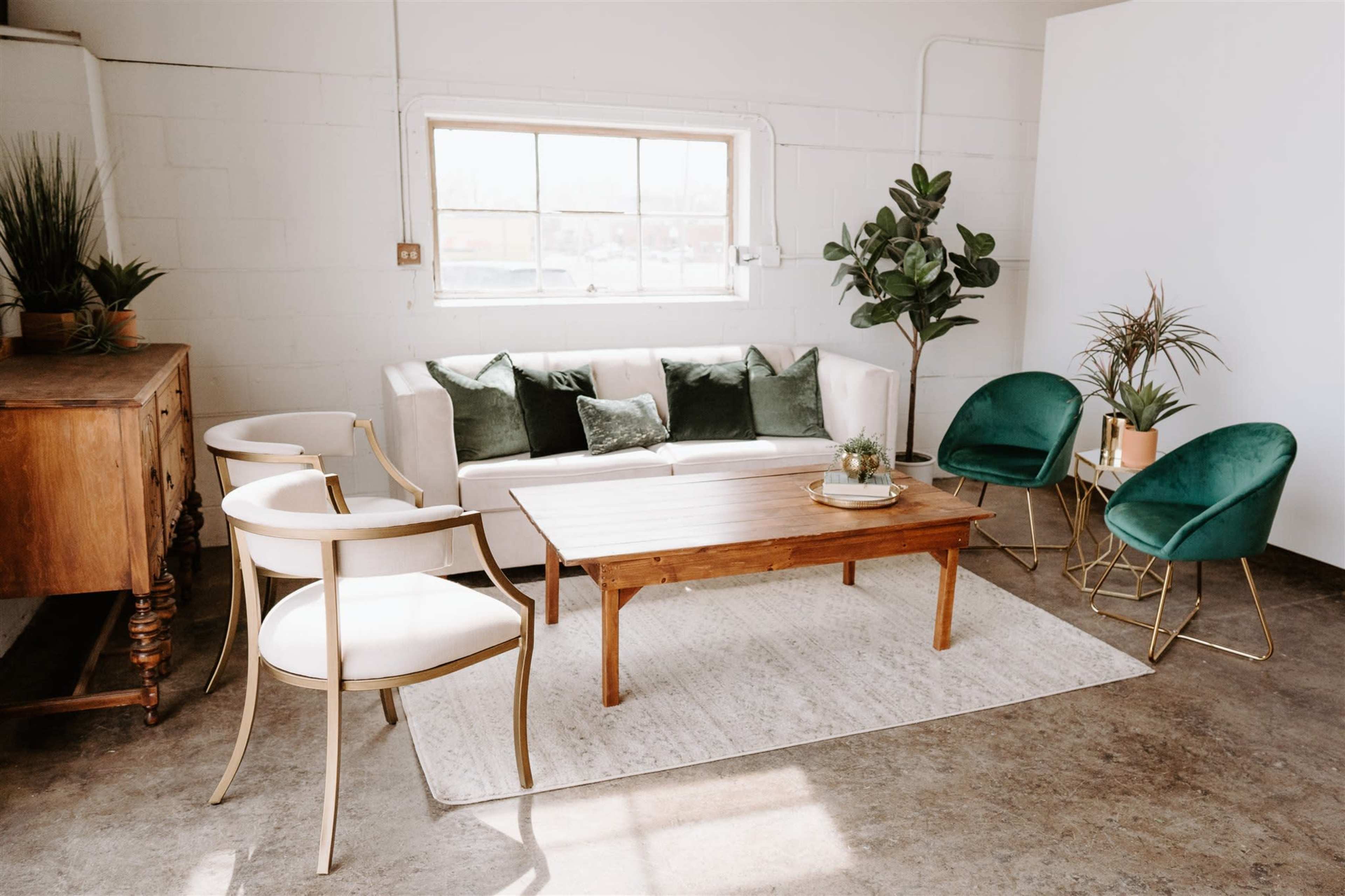 Beautifully Styled Saint Paul Creative Studio Image in West Seventh - Fort Road, St. Paul, MN