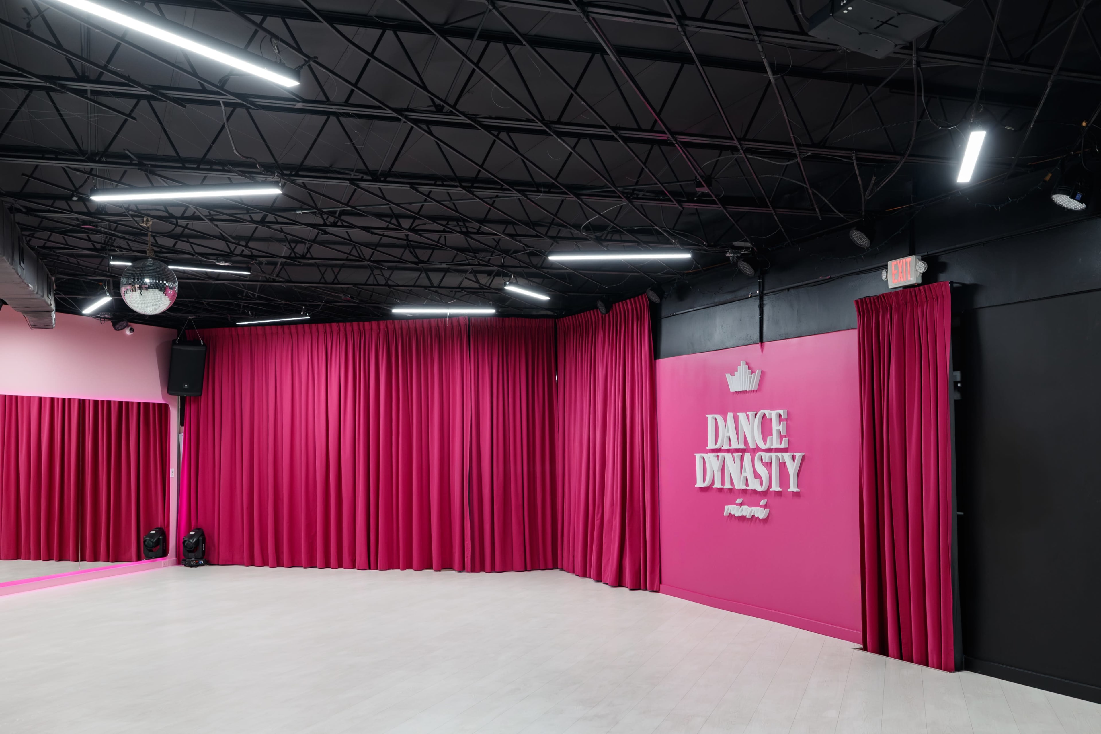 Aesthetic beautuful dance studio with pro video and audio equipment Image in North Miami, North Miami, FL