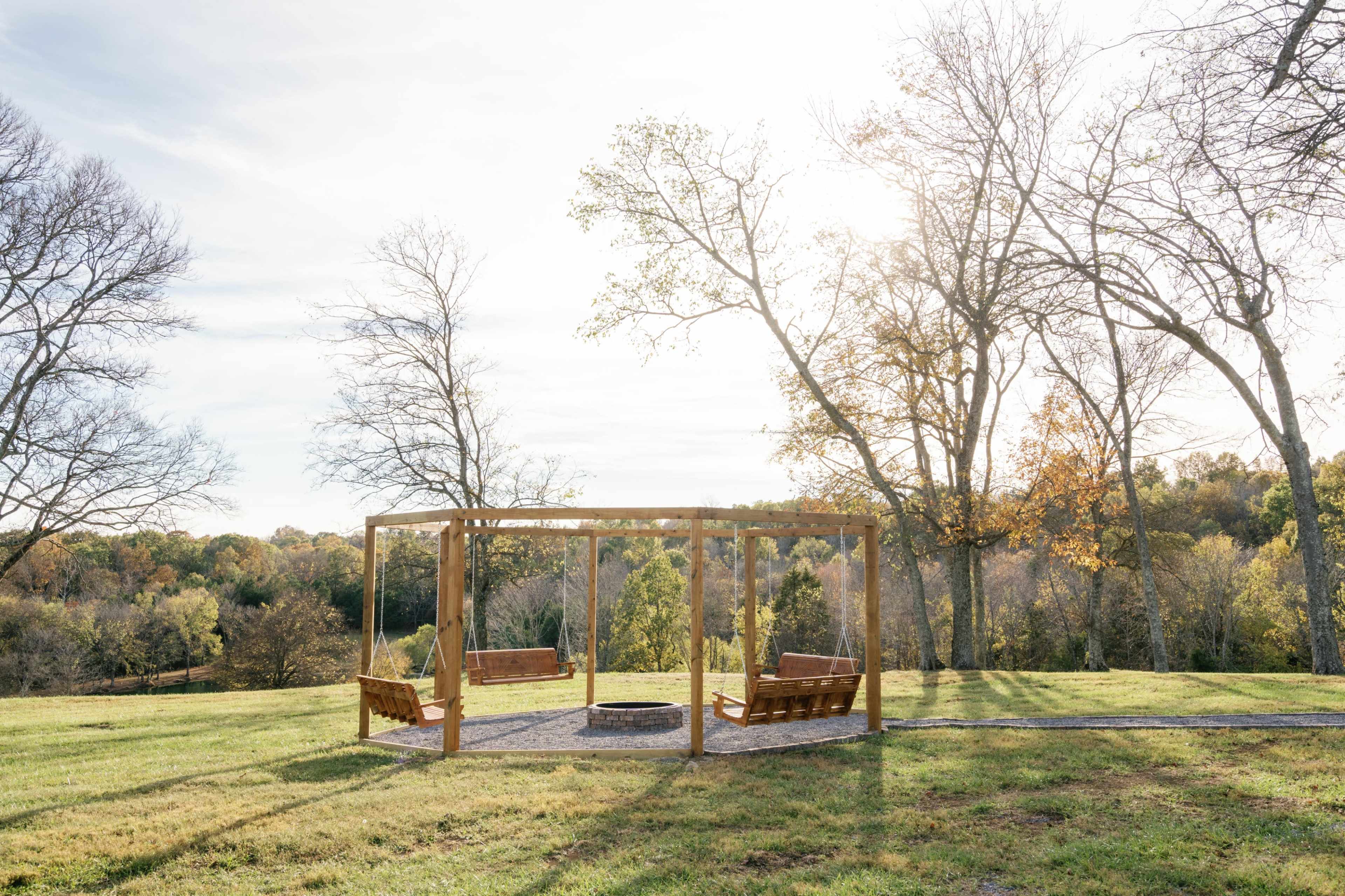 Luxe 50 Acre Farm with Private Lake, Rooftop Deck, Pool and Sauna Image in Gallatin, Gallatin, TN