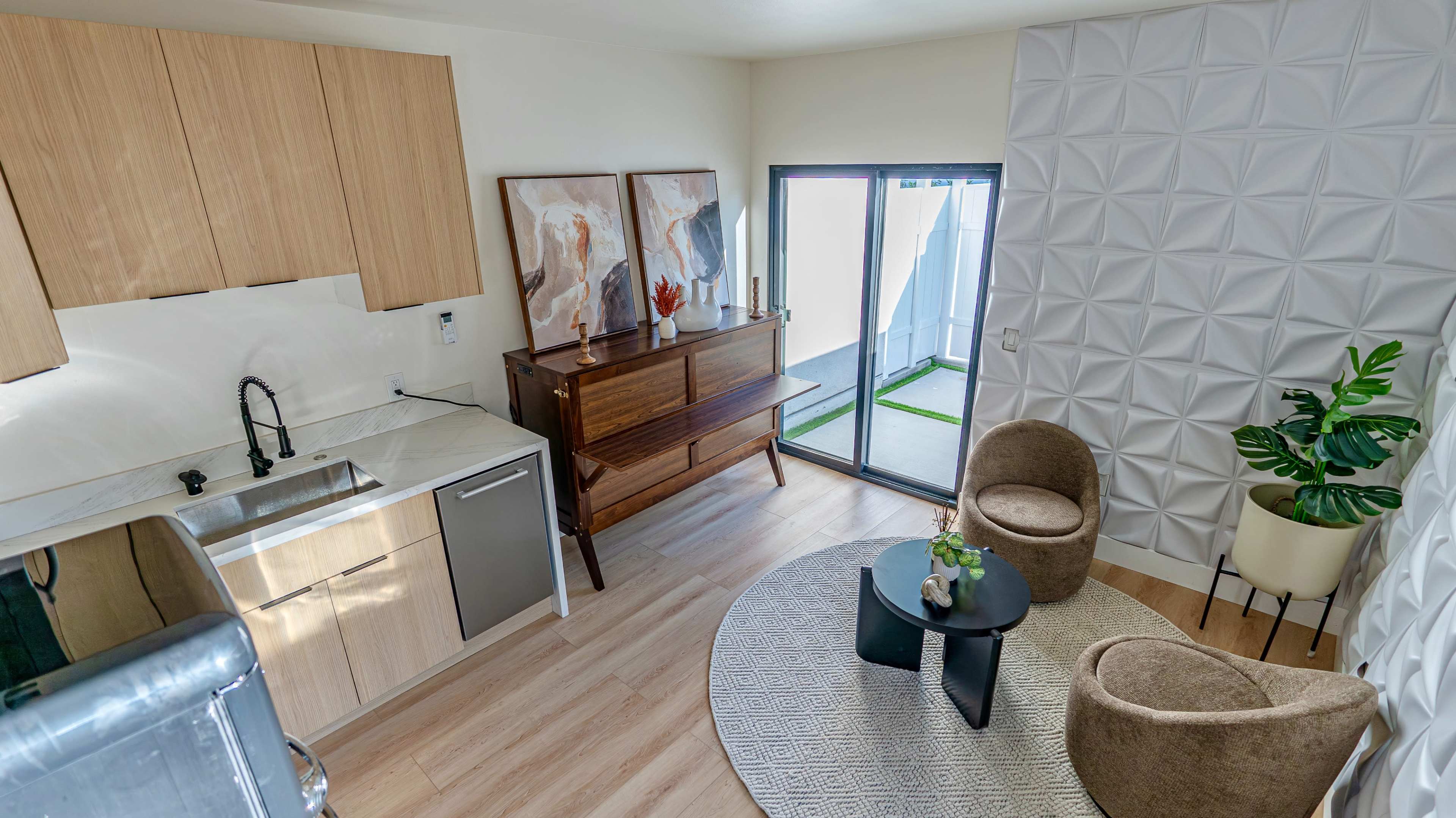 Modern Podcast & TikTok Content Studio Image in Woodland Hills, Woodland Hills, CA