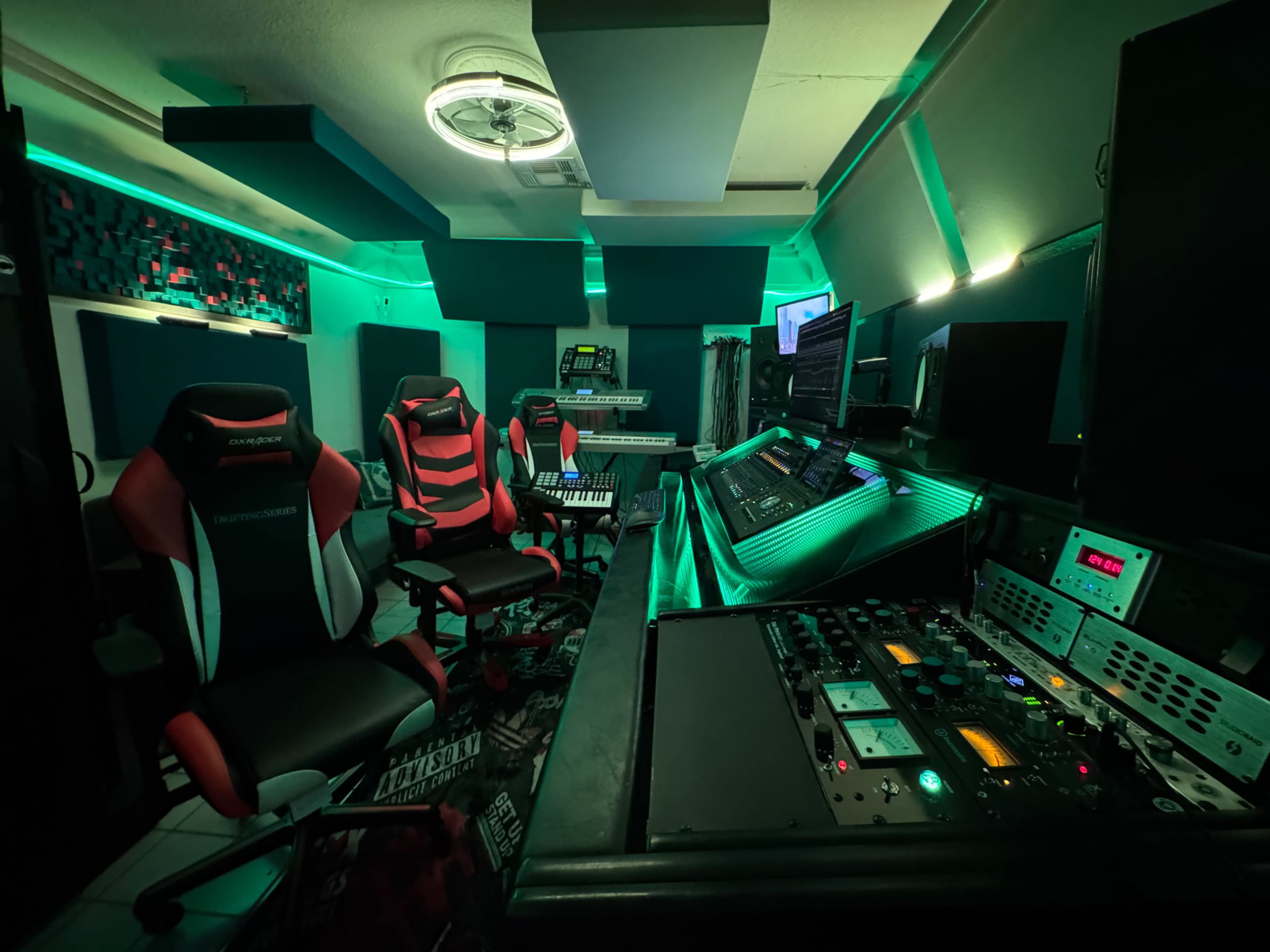 Professional & Private Studio in the Lakes Image in West Sahara, Las Vegas, NV