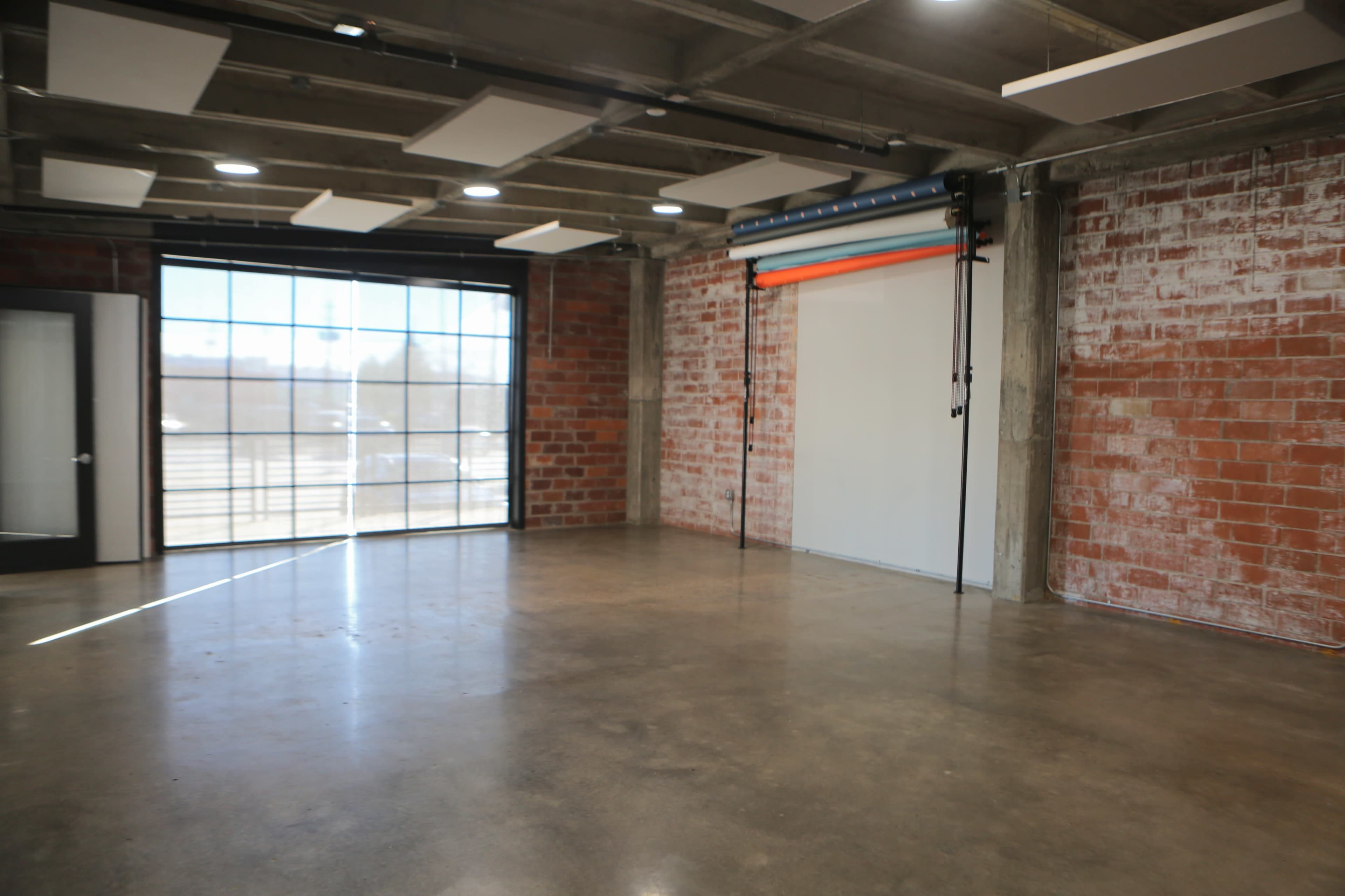 Industrial-Chic Studio with Downtown Views Image in Washington Avenue Coalition / Memorial Park, Houston, TX