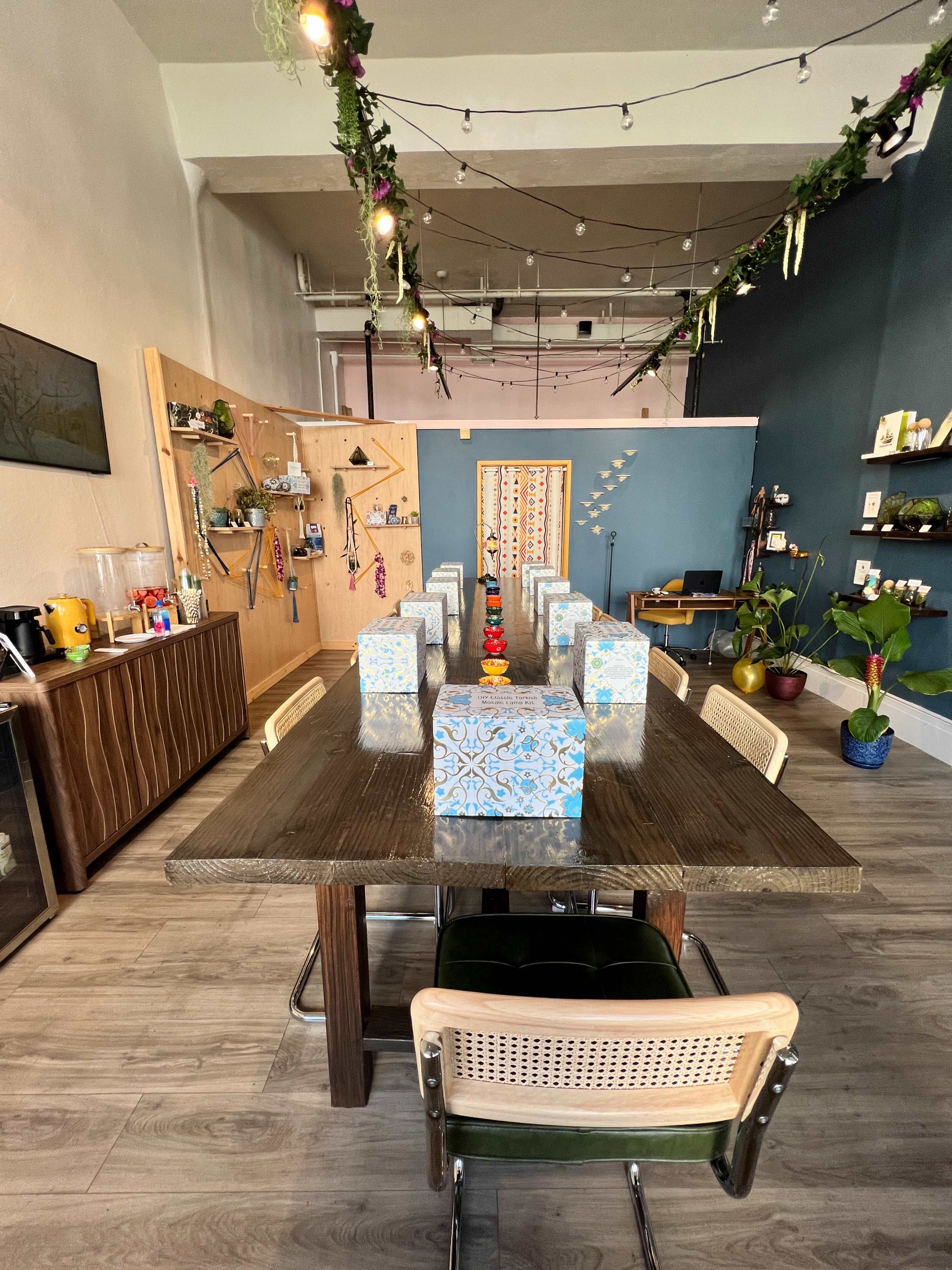 Honolulu Creative Studio for Team Meetings & Workshops Image in Downtown, Honolulu, HI