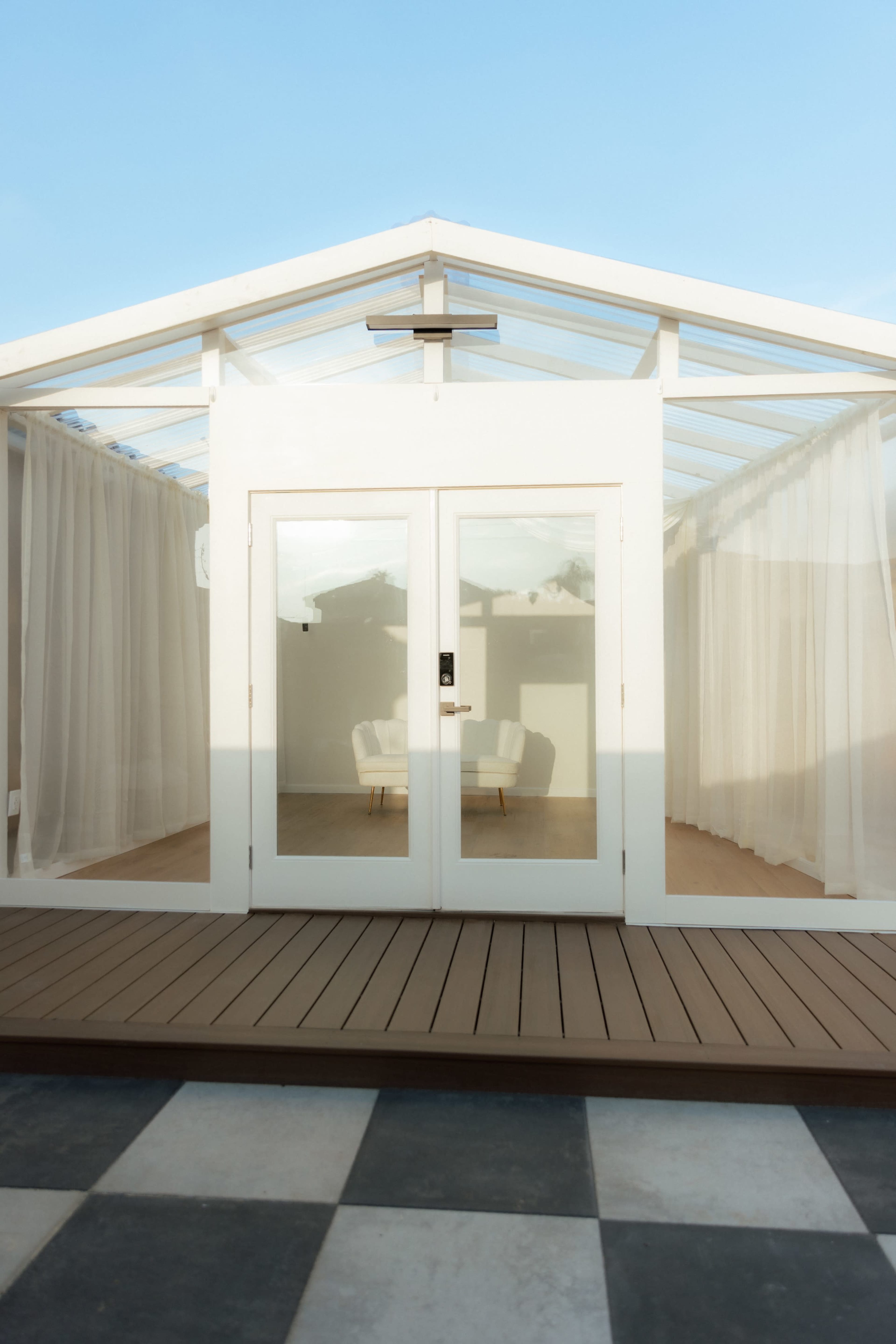 Natural-Light Residential Greenhouse Studio Image in Madera, Madera, CA