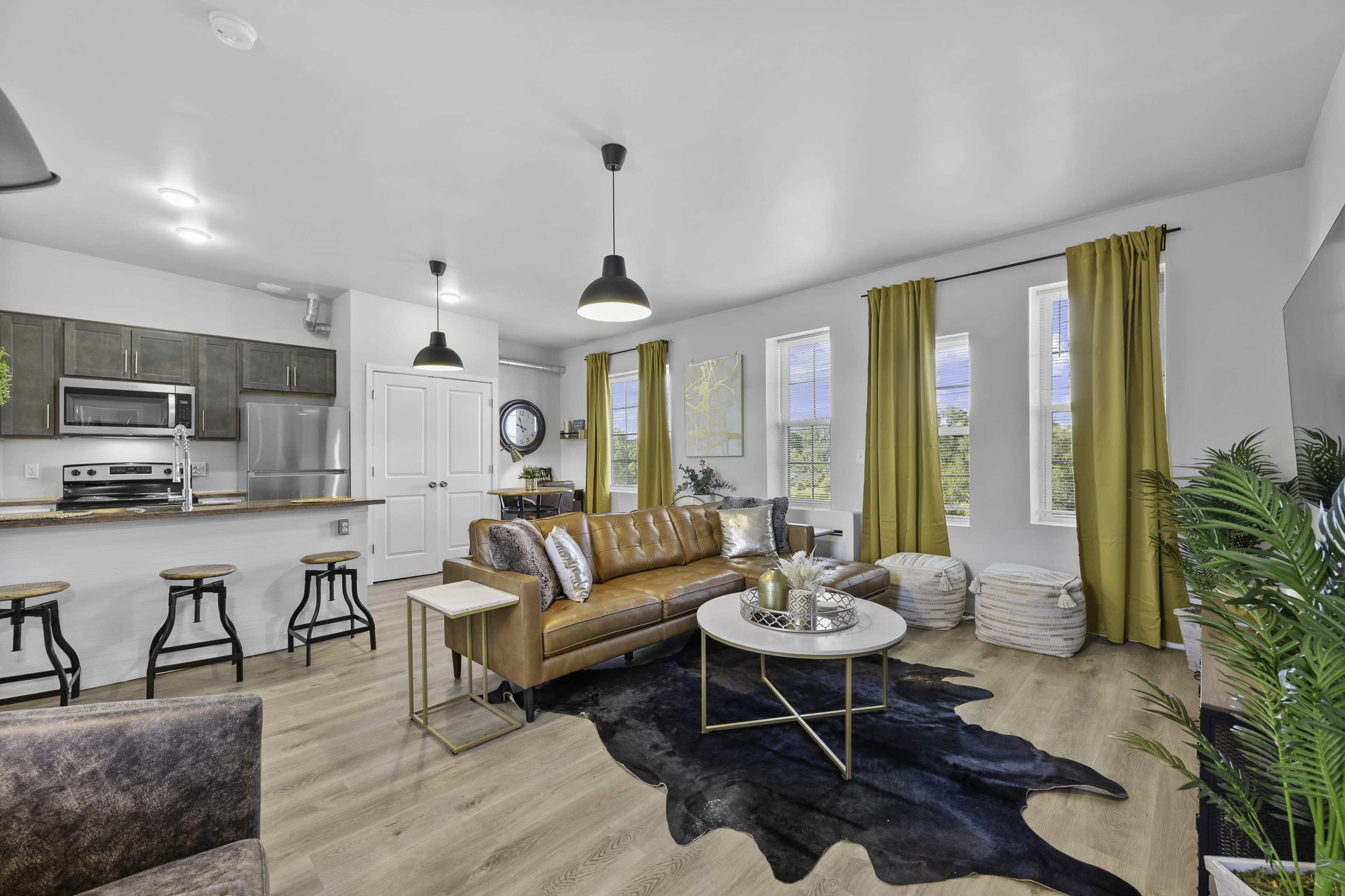 Downtown Apartment Loft with great natural lighting Image in Henry Ford, Detroit, MI