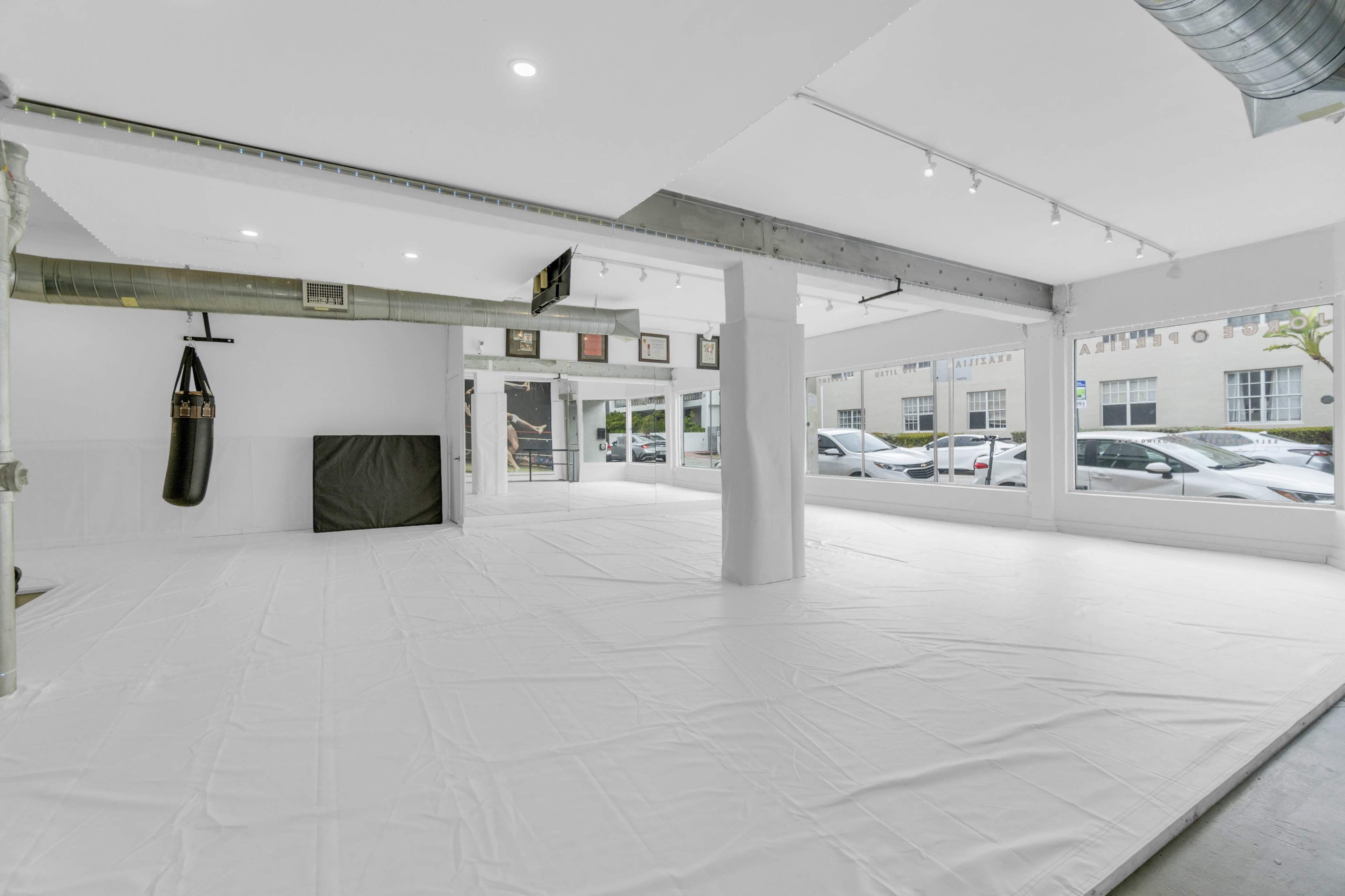 South Beach Multi-Use Studio with Natural Light & Large Storefront Windows Image in Flamingo / Lummus, Miami Beach, FL