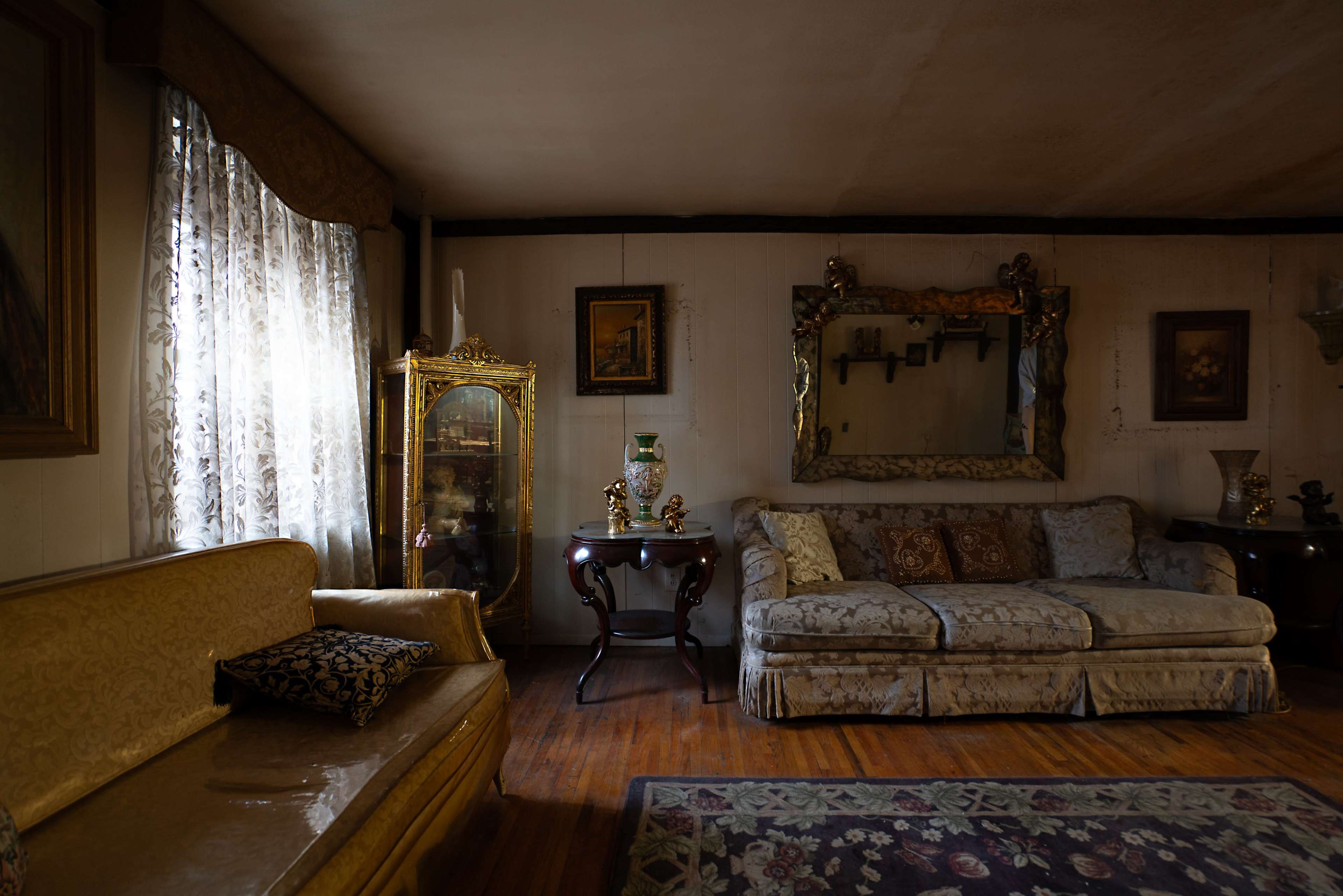 The Shapira's 1969 (Grandma Retro House) Image in Williamsburg, Brooklyn, NY