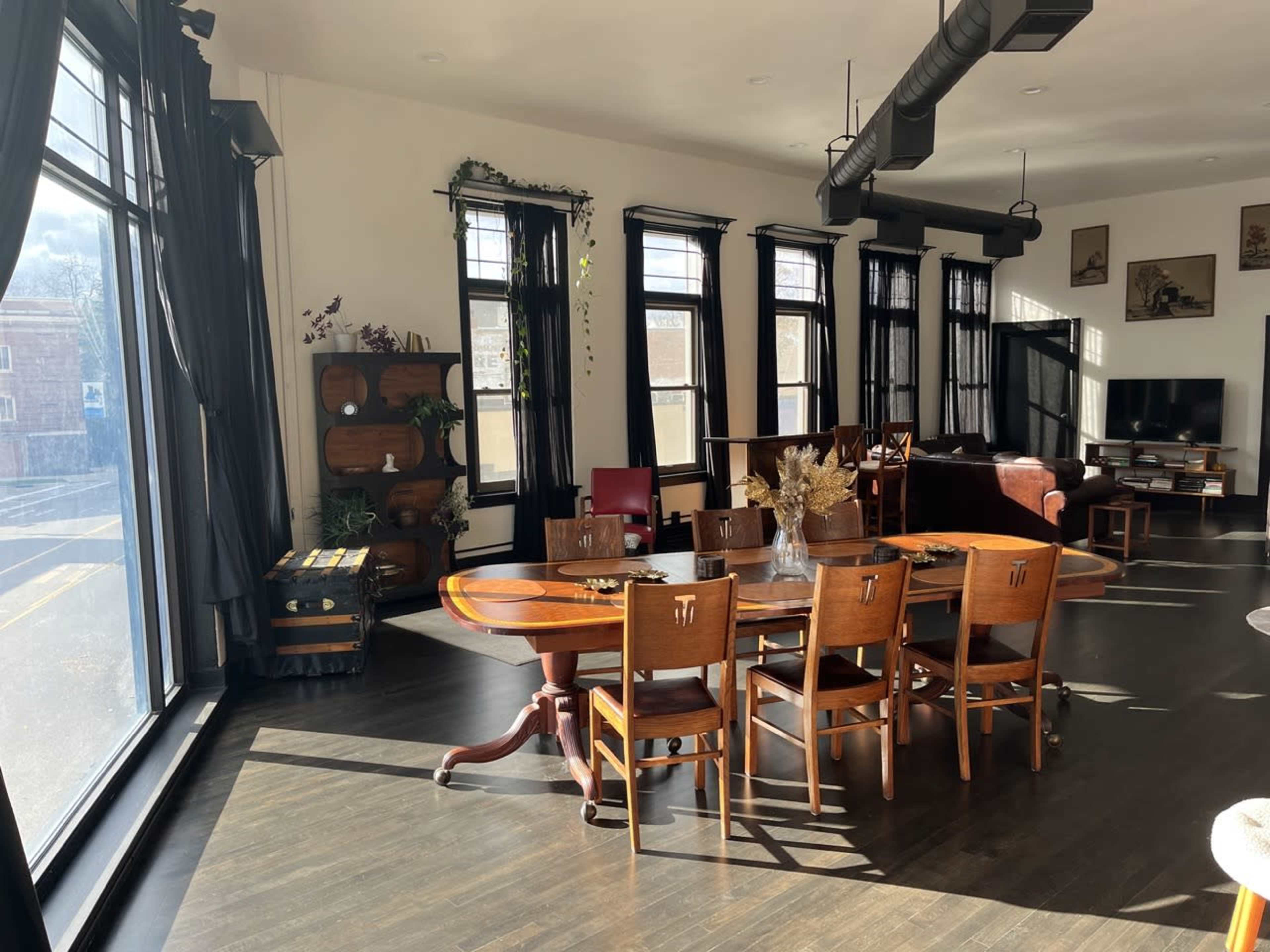 Historic, Art Deco Inspired Studio Image in Creston Heights, Grand Rapids, MI