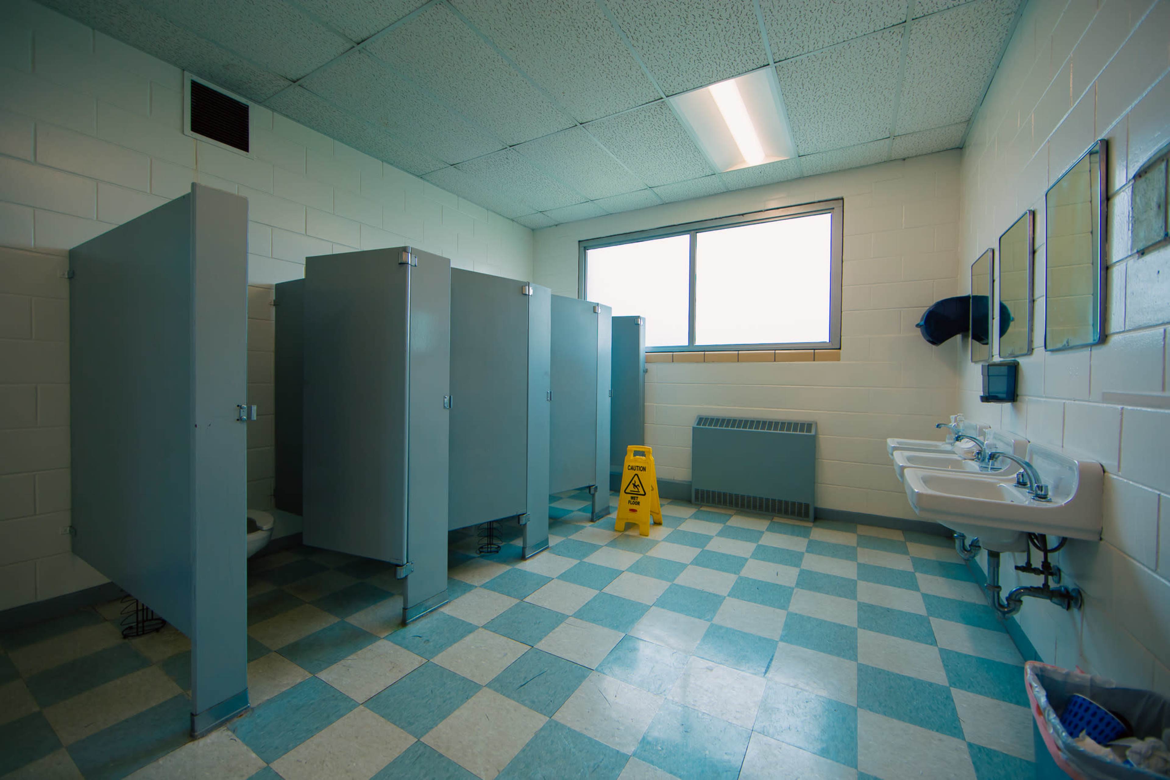 VINTAGE ABANDONED 90'S SCHOOL GYM/CLASSROOM/COURT Image in Thornton Township, LANSING, IL