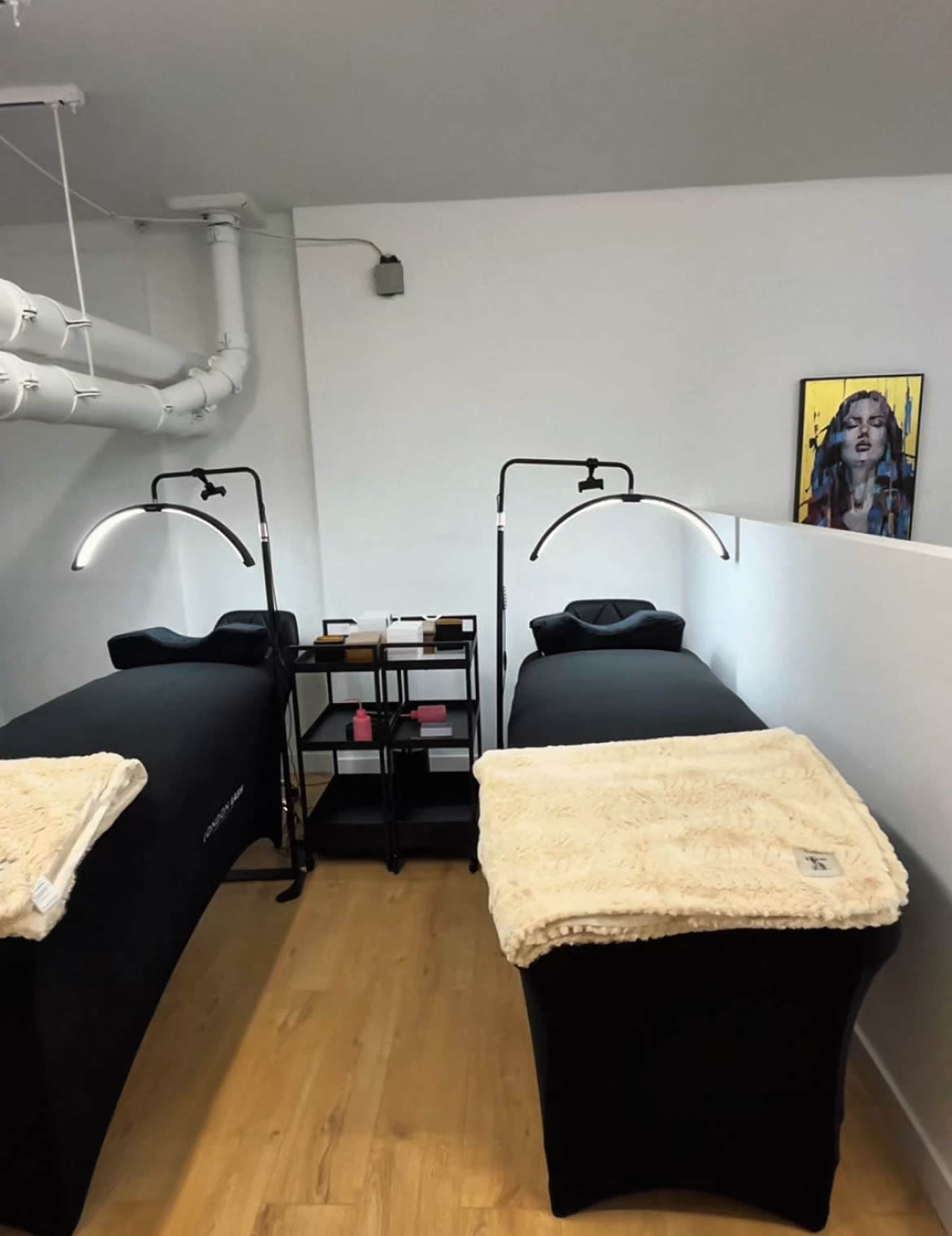 Beauty Studio. Image in Walthamstow, London, ENG