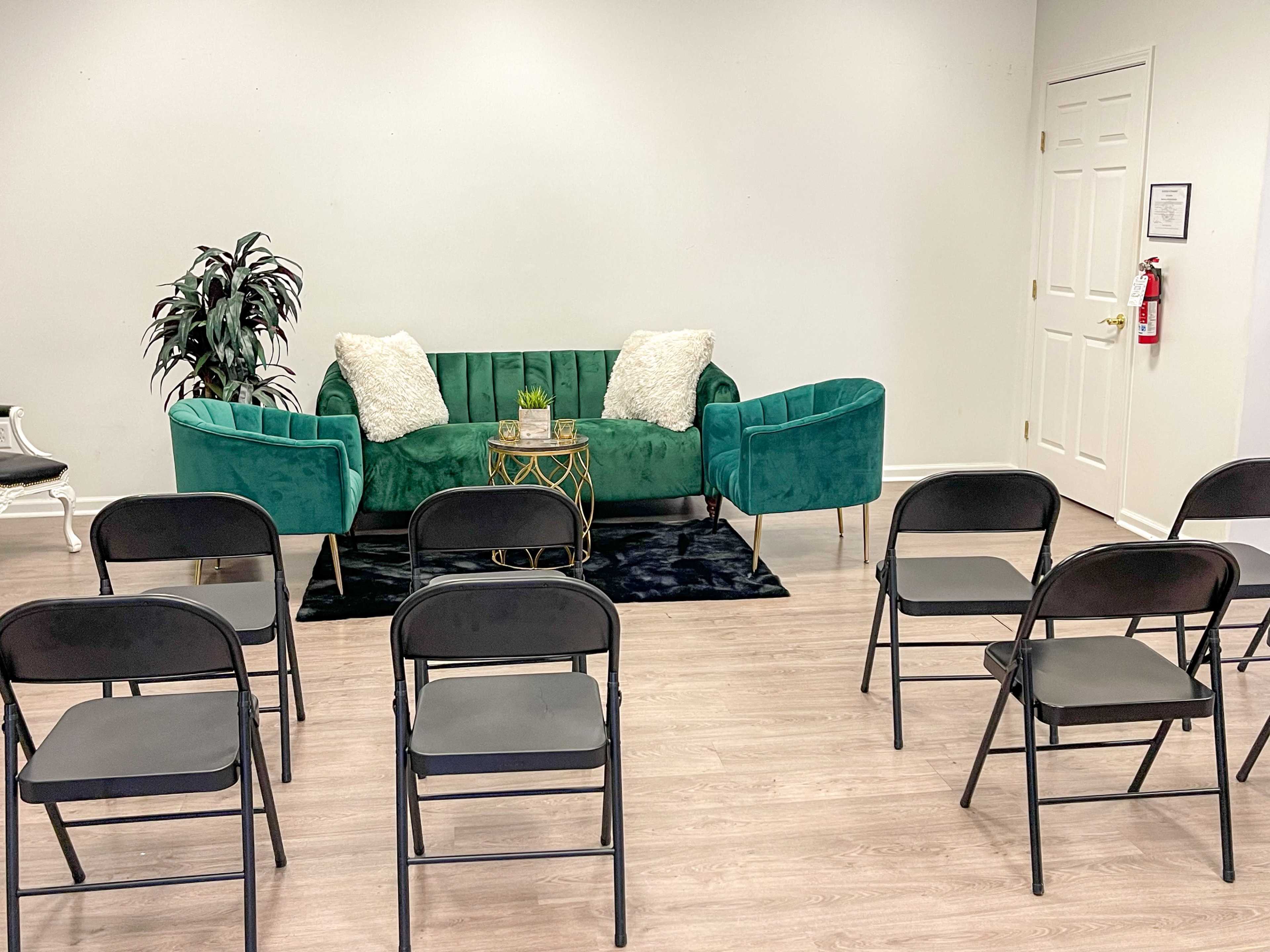 Historical Downtown City Studio by IAH Airpot Image in Humble, humble, TX