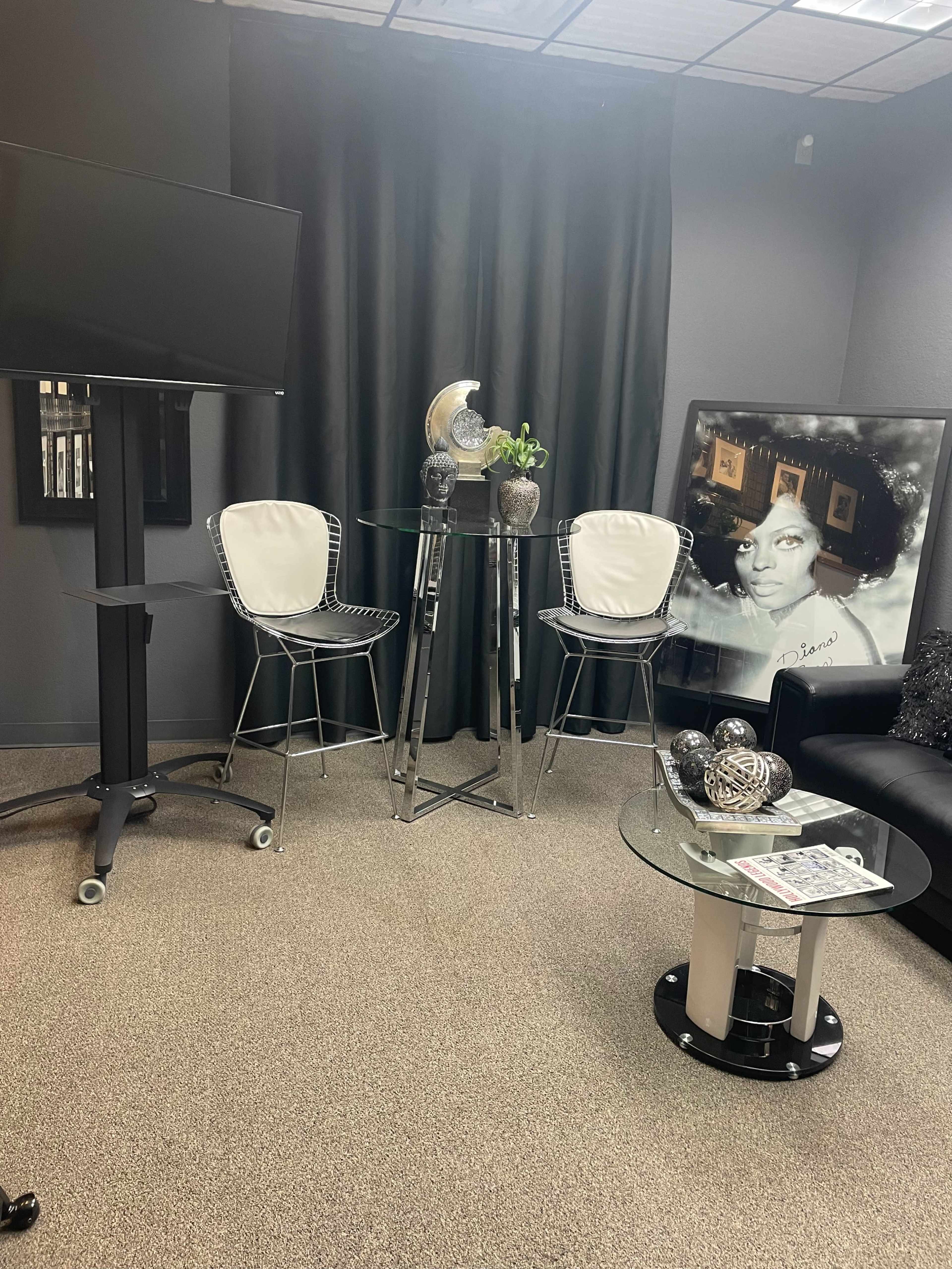 Beautiful, modern, upscale, swanky office for work and/or meetings Image in Green Valley North, Henderson, NV