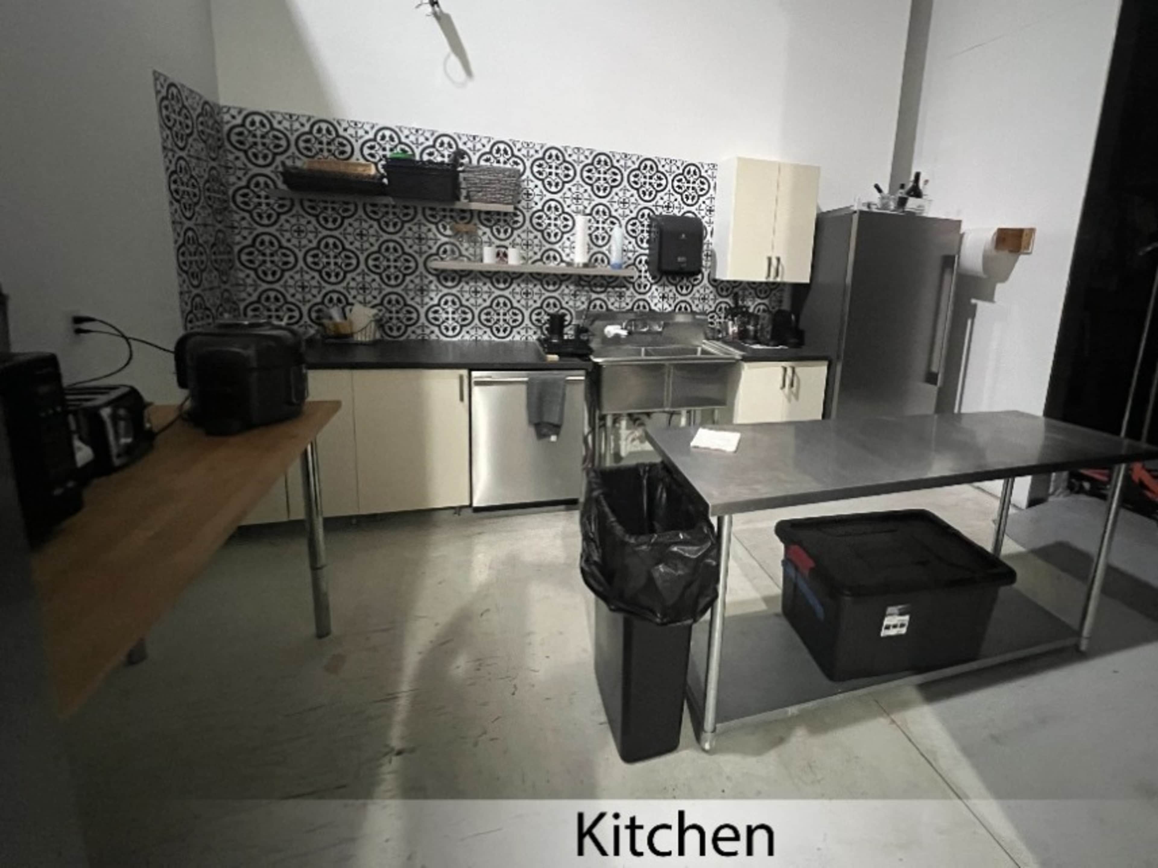 Commercial-grade Prep Kitchen