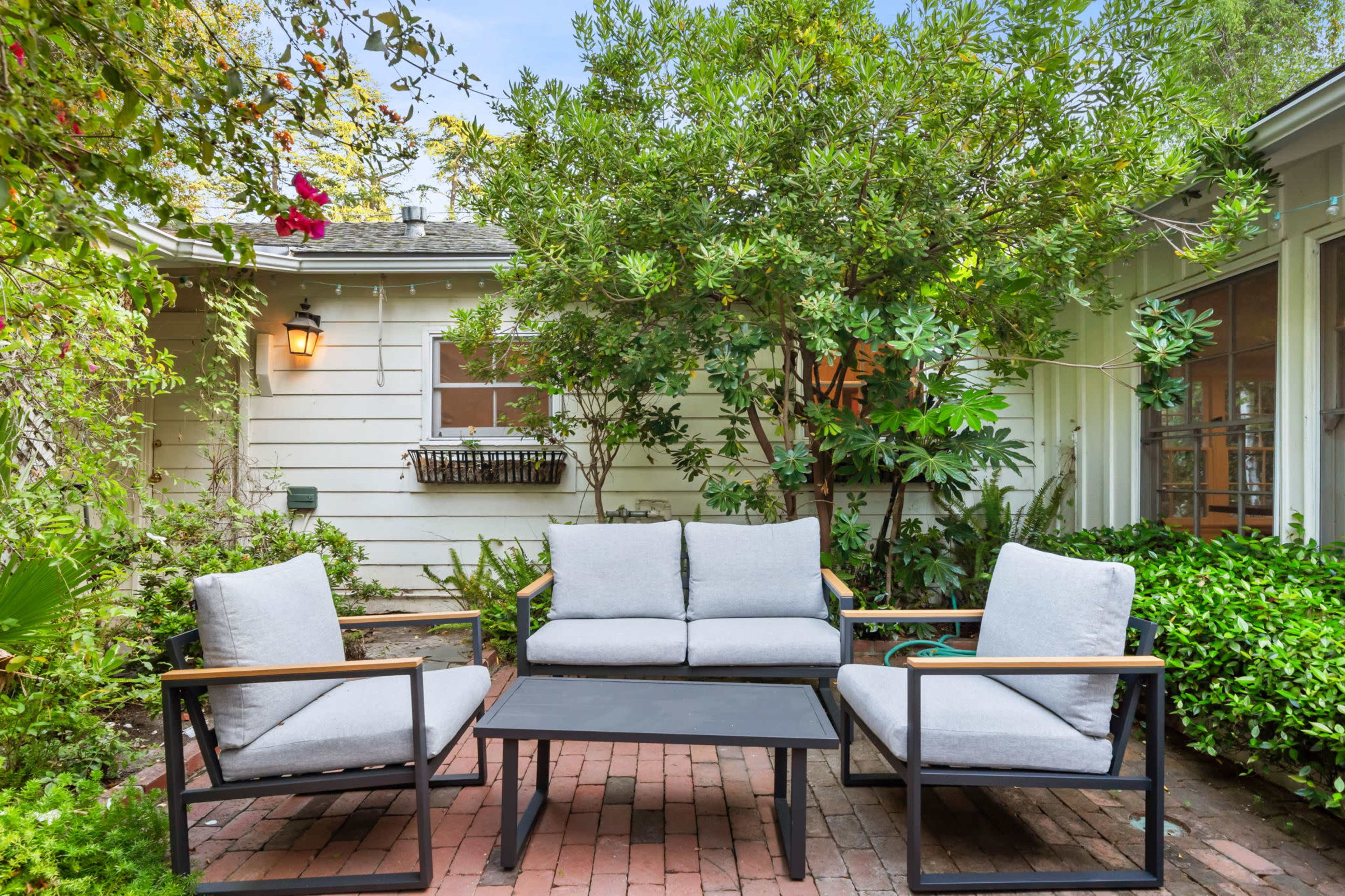 Secret Garden Home with Pool/Spa/5BR Image in Sherman Oaks, sherman oaks, CA