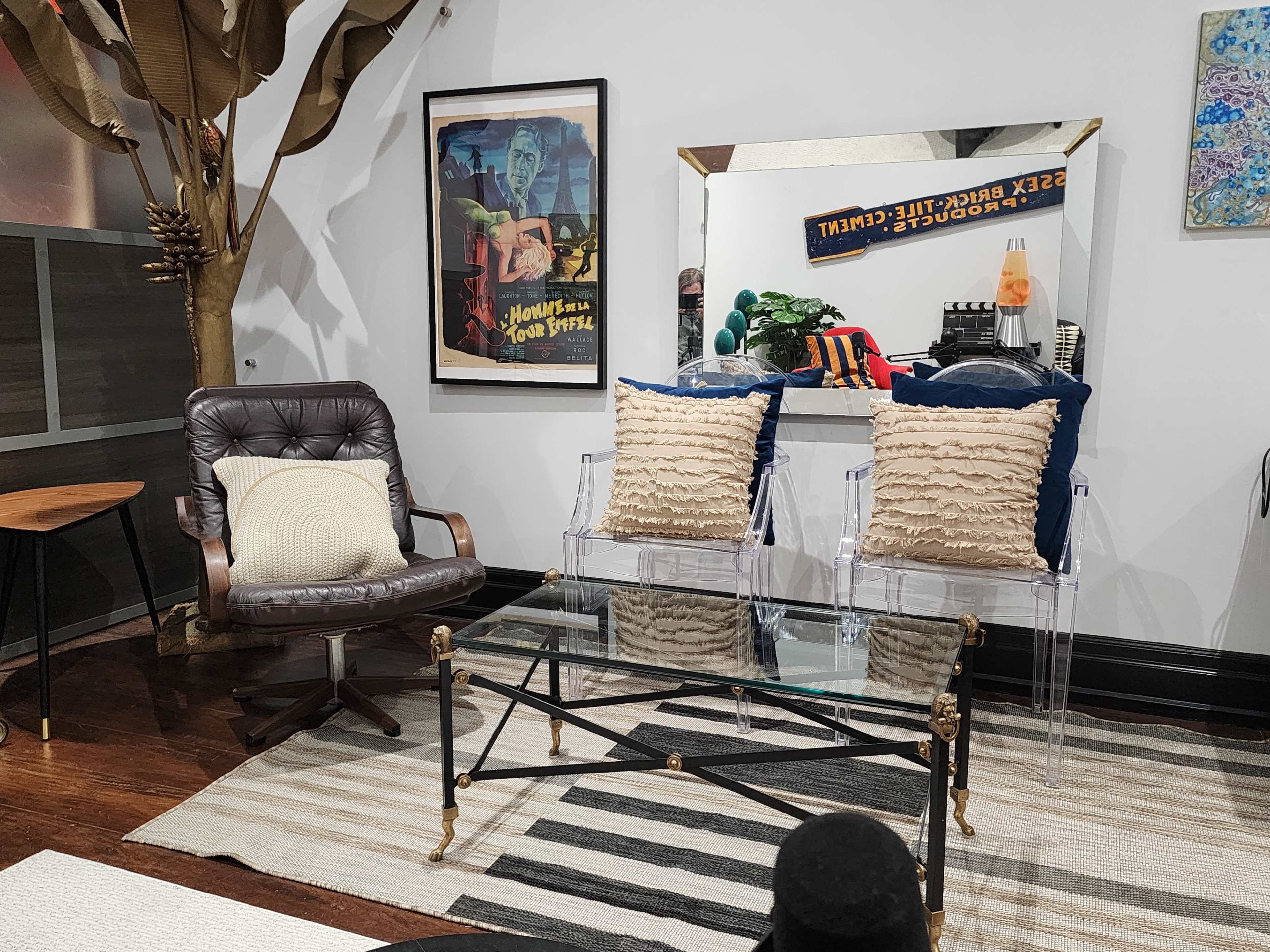 Professional Content & Podcast Studio Lounge in Mississauga Image in Dixie, Mississauga, ON