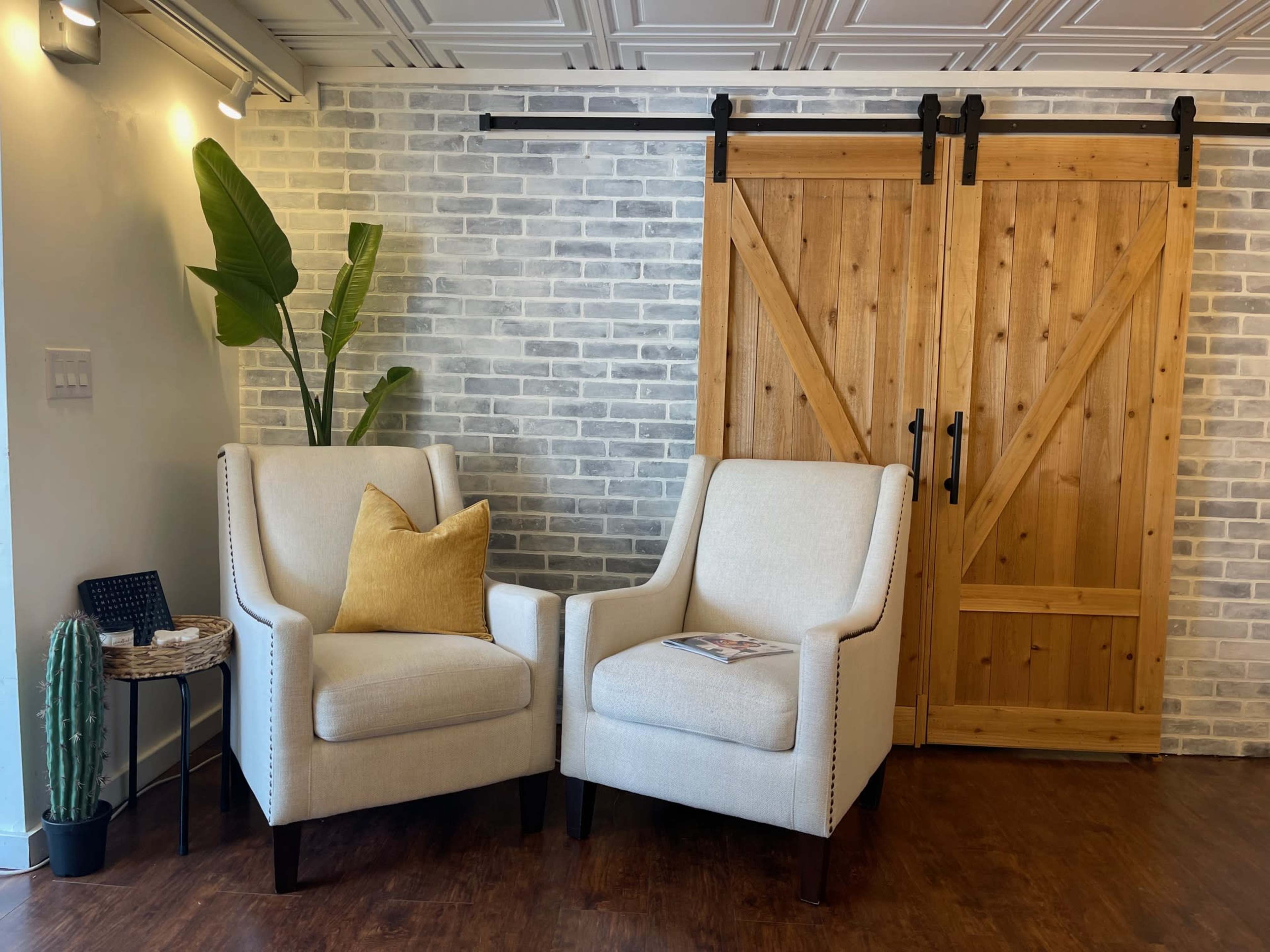 Long Island North Shore —  Studio —  Natural light  + Blackout for studio lighting Image in Smithtown, St. James, NY